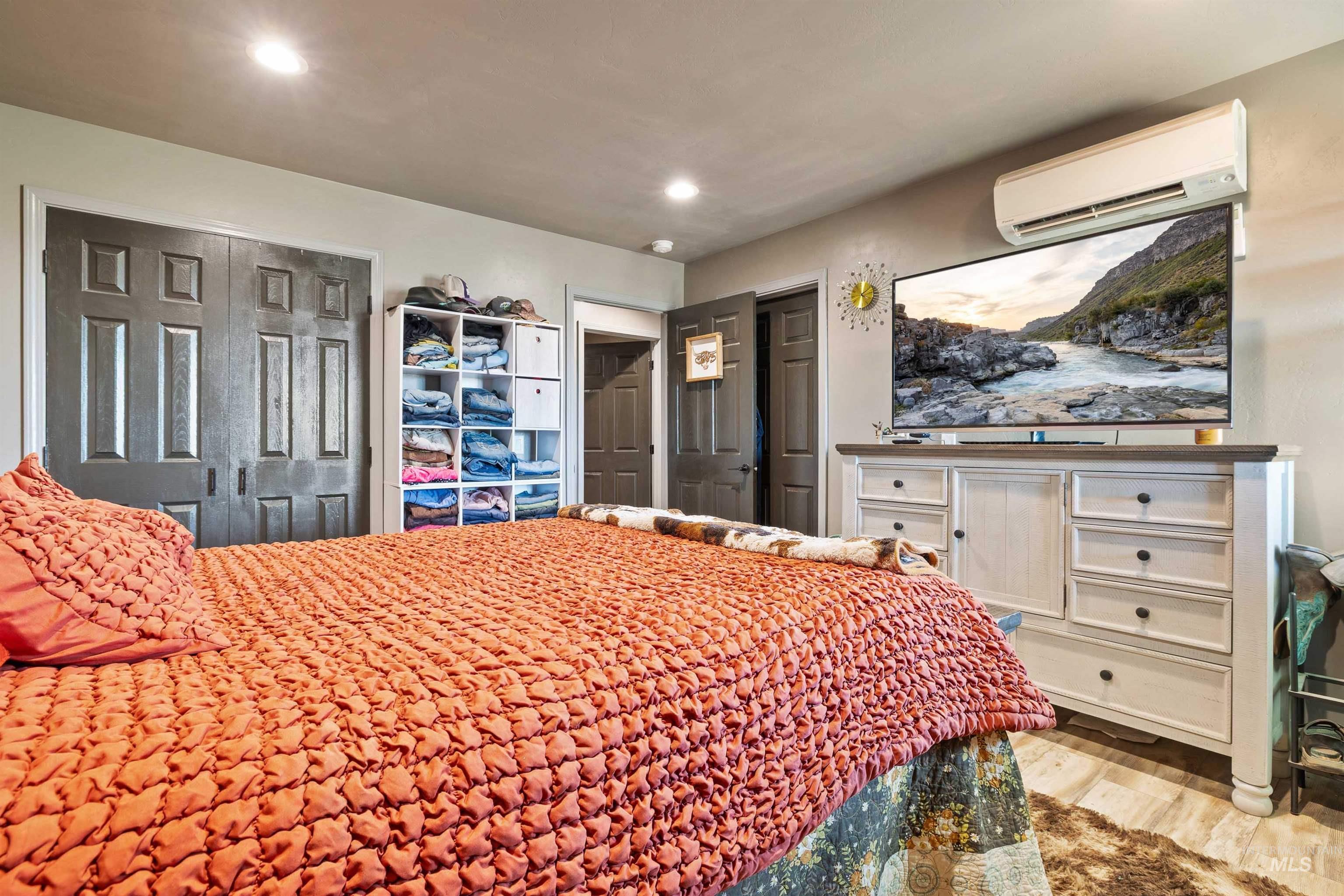 1250 E 963 N, Richfield, Idaho 83330, 2 Bedrooms, 1 Bathroom, Residential For Sale, Price $1,049,000,MLS 98990033