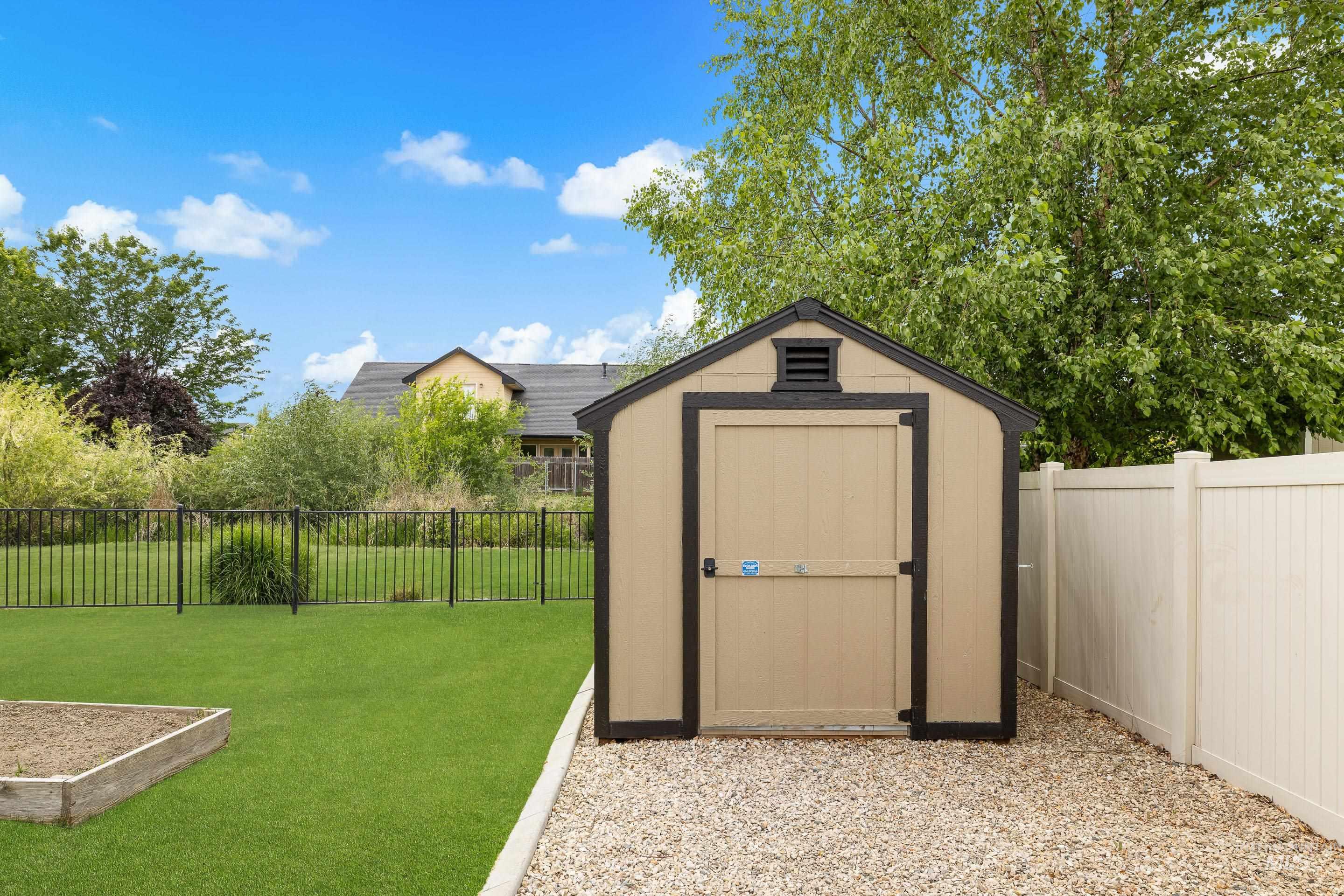 1031 N Mira Way, Star, Idaho 83669-5977, 3 Bedrooms, 2 Bathrooms, Residential For Sale, Price $549,900, 98990040