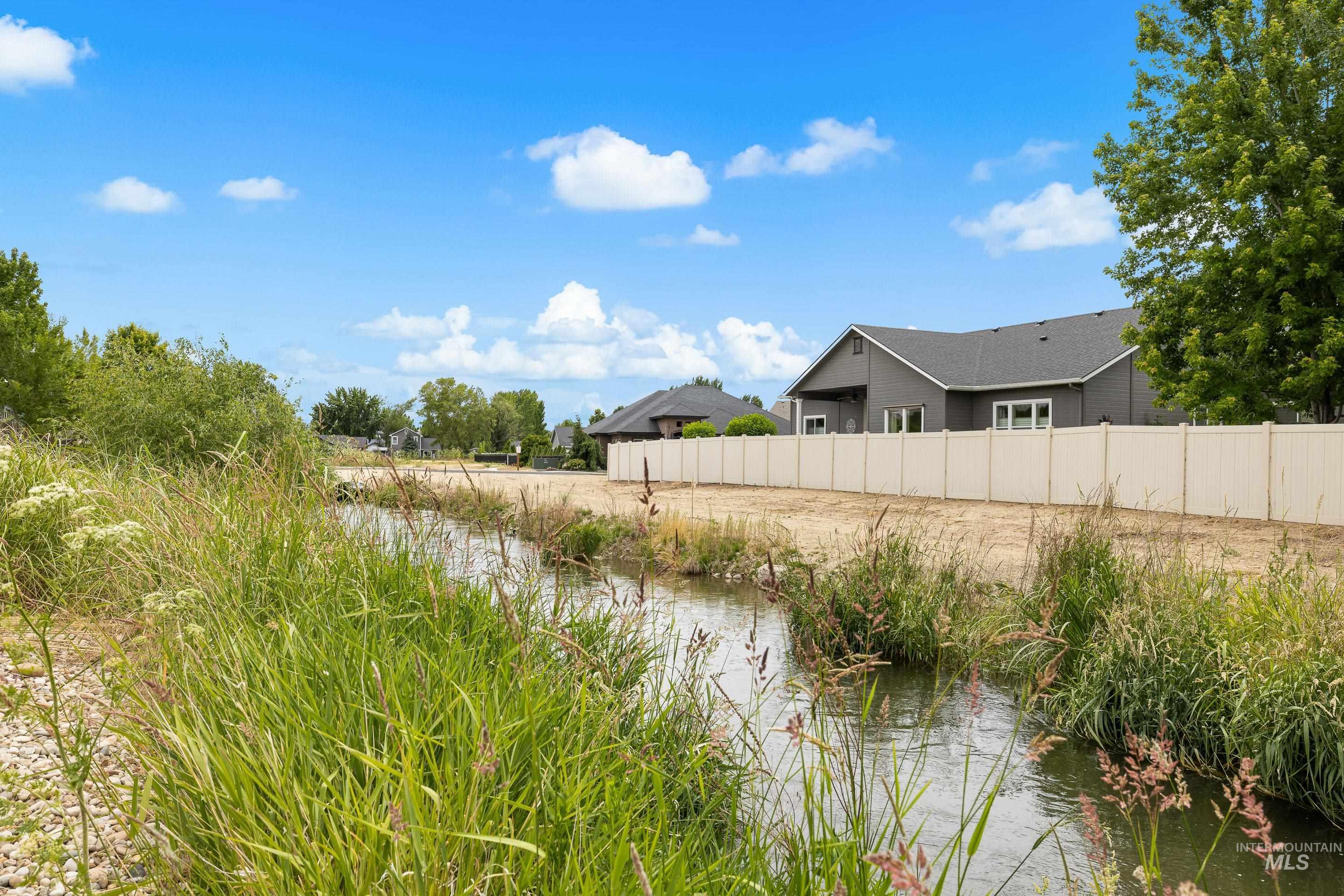 1031 N Mira Way, Star, Idaho 83669-5977, 3 Bedrooms, 2 Bathrooms, Residential For Sale, Price $549,900, 98990040