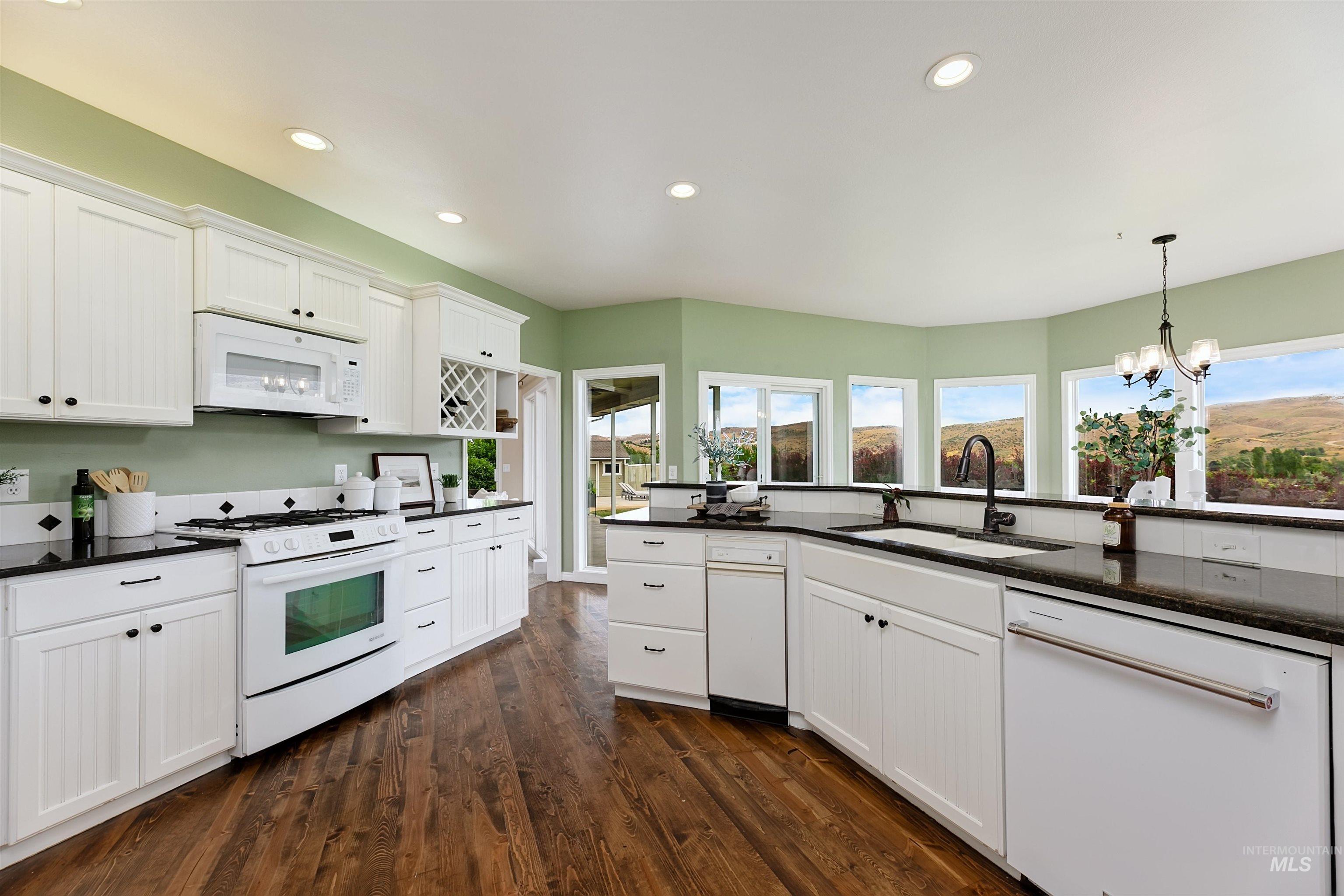 13600 N Seaman Gulch Rd, Boise, Idaho 83714, 3 Bedrooms, 2 Bathrooms, Residential For Sale, Price $1,590,000,MLS 98990041