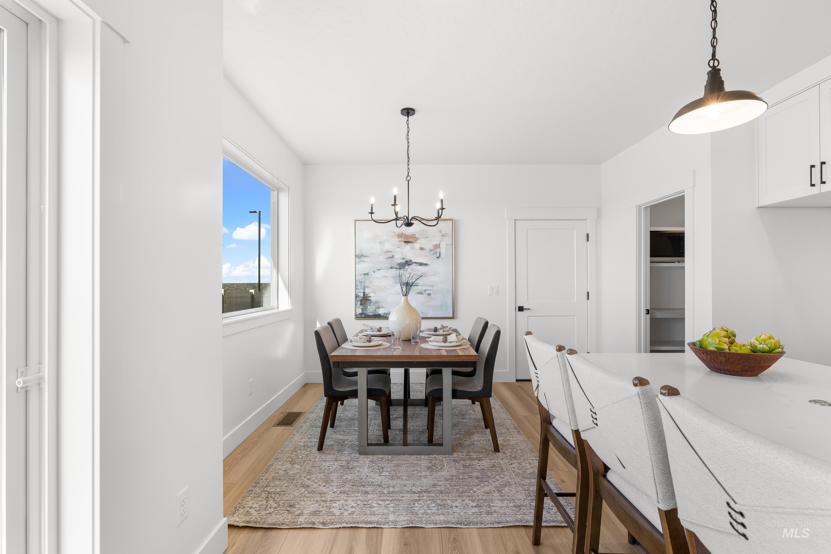 280 E Mayfield springs blvd, Boise, Idaho 83716, 3 Bedrooms, 2.5 Bathrooms, Residential For Sale, Price $474,990, 98990044