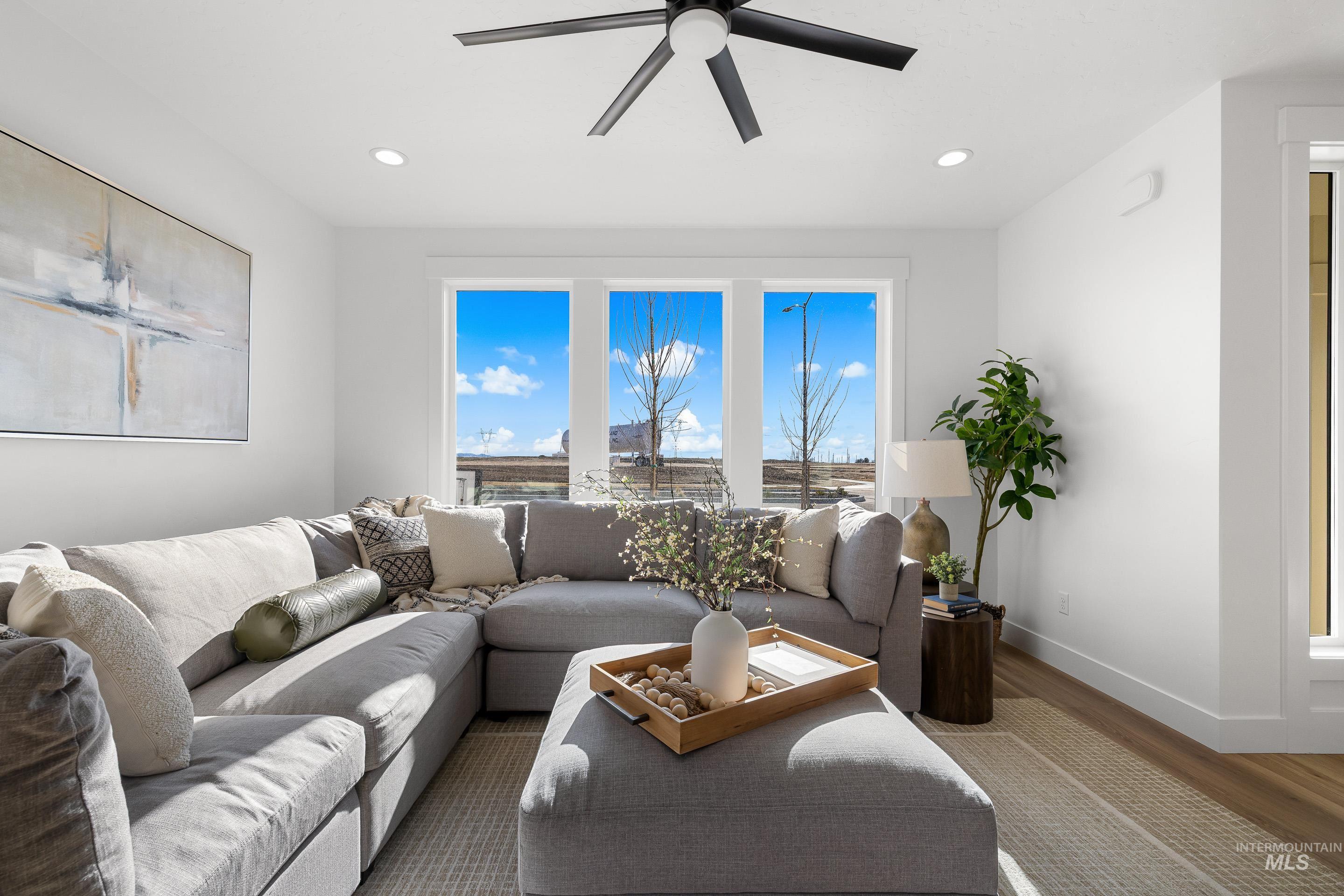 280 E Mayfield springs blvd, Boise, Idaho 83716, 3 Bedrooms, 2.5 Bathrooms, Residential For Sale, Price $474,990, 98990044