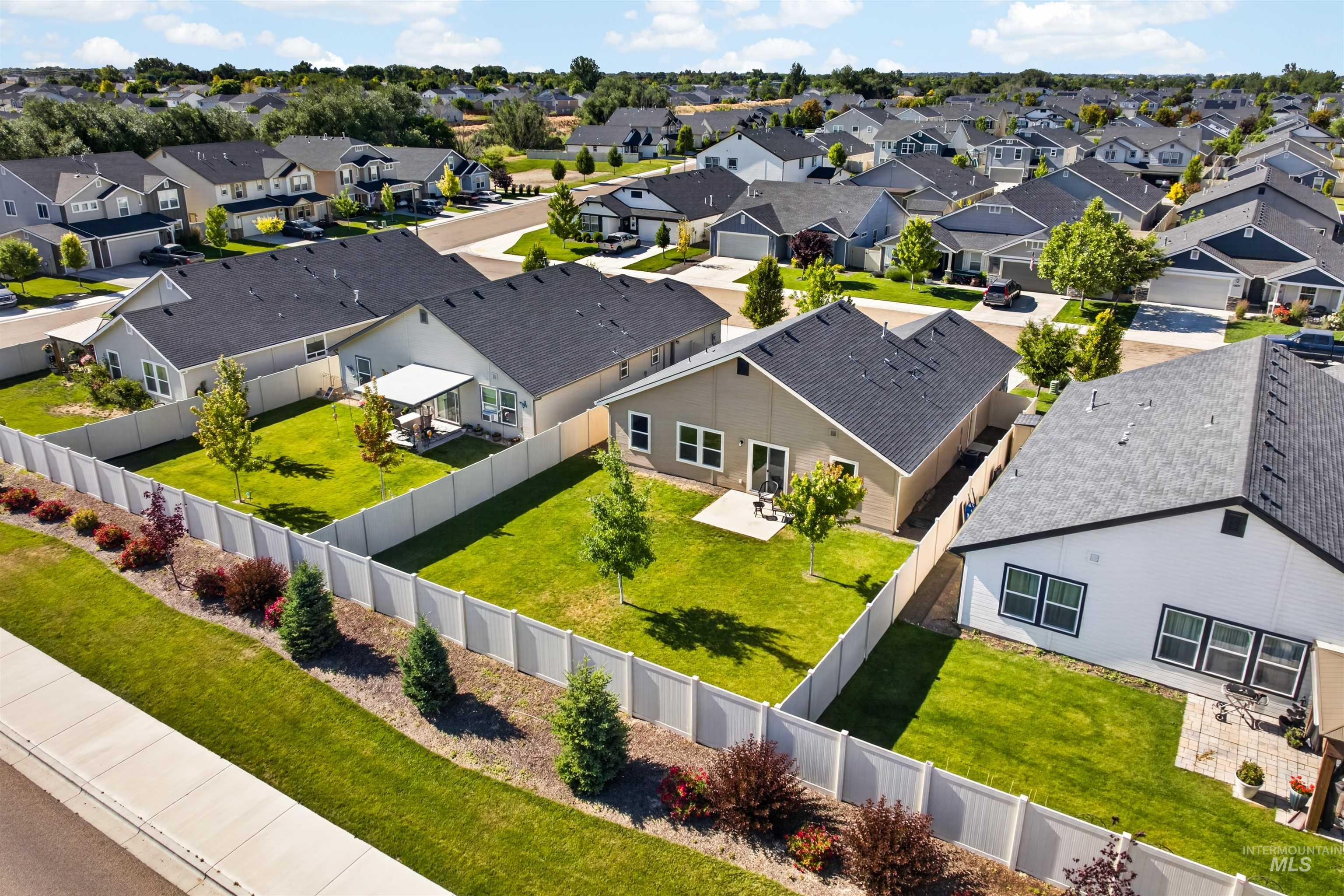 12627 Dimarie Ct, Caldwell, Idaho 83607, 3 Bedrooms, 2 Bathrooms, Residential For Sale, Price $365,000, 98990045