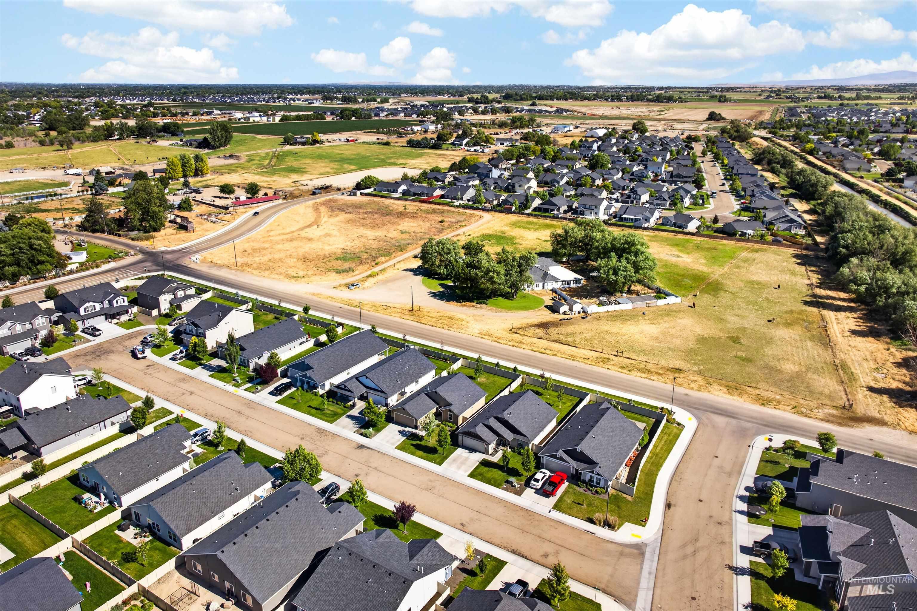 12627 Dimarie Ct, Caldwell, Idaho 83607, 3 Bedrooms, 2 Bathrooms, Residential For Sale, Price $365,000, 98990045