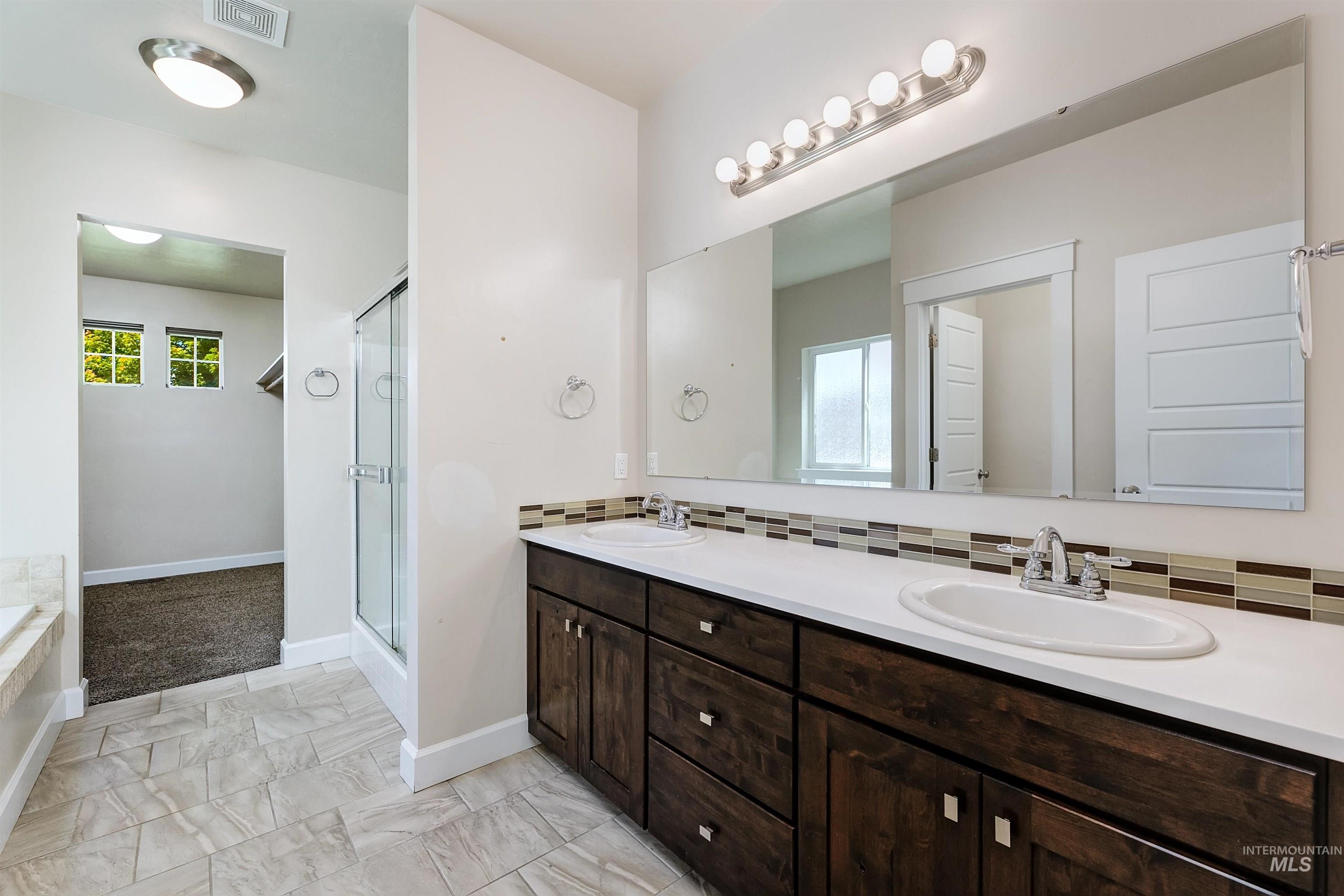 4896 N Starry Night Ave., Meridian, Idaho 83646, 4 Bedrooms, 2 Bathrooms, Residential For Sale, Price $569,900, 98990046