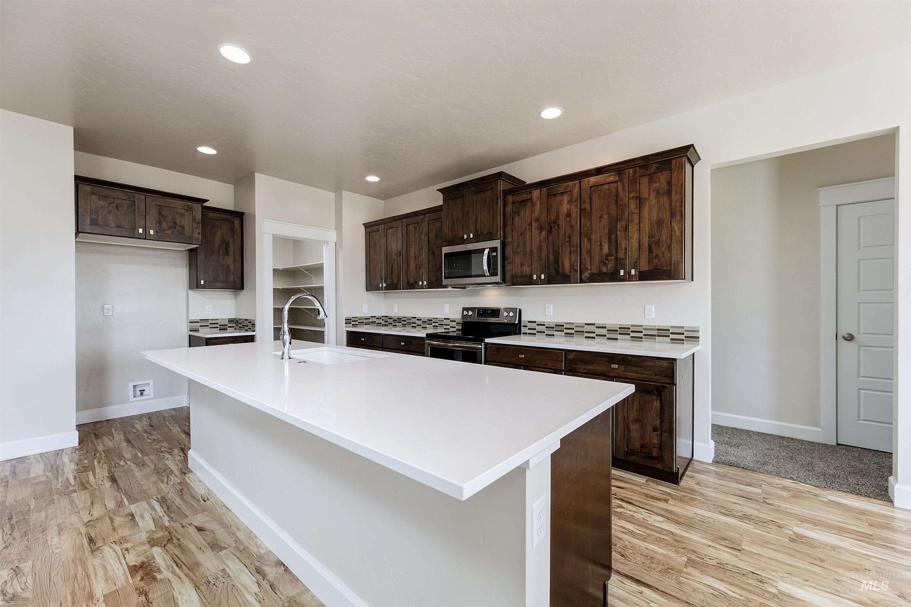 4896 N Starry Night Ave., Meridian, Idaho 83646, 4 Bedrooms, 2 Bathrooms, Residential For Sale, Price $569,900, 98990046