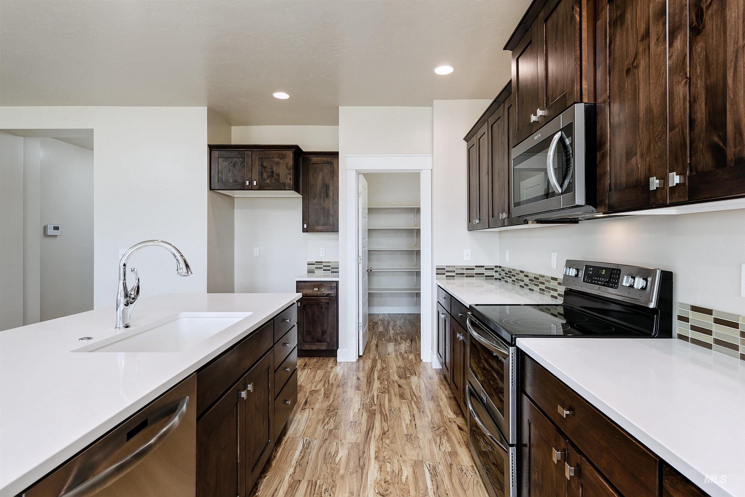 4896 N Starry Night Ave., Meridian, Idaho 83646, 4 Bedrooms, 2 Bathrooms, Residential For Sale, Price $569,900, 98990046
