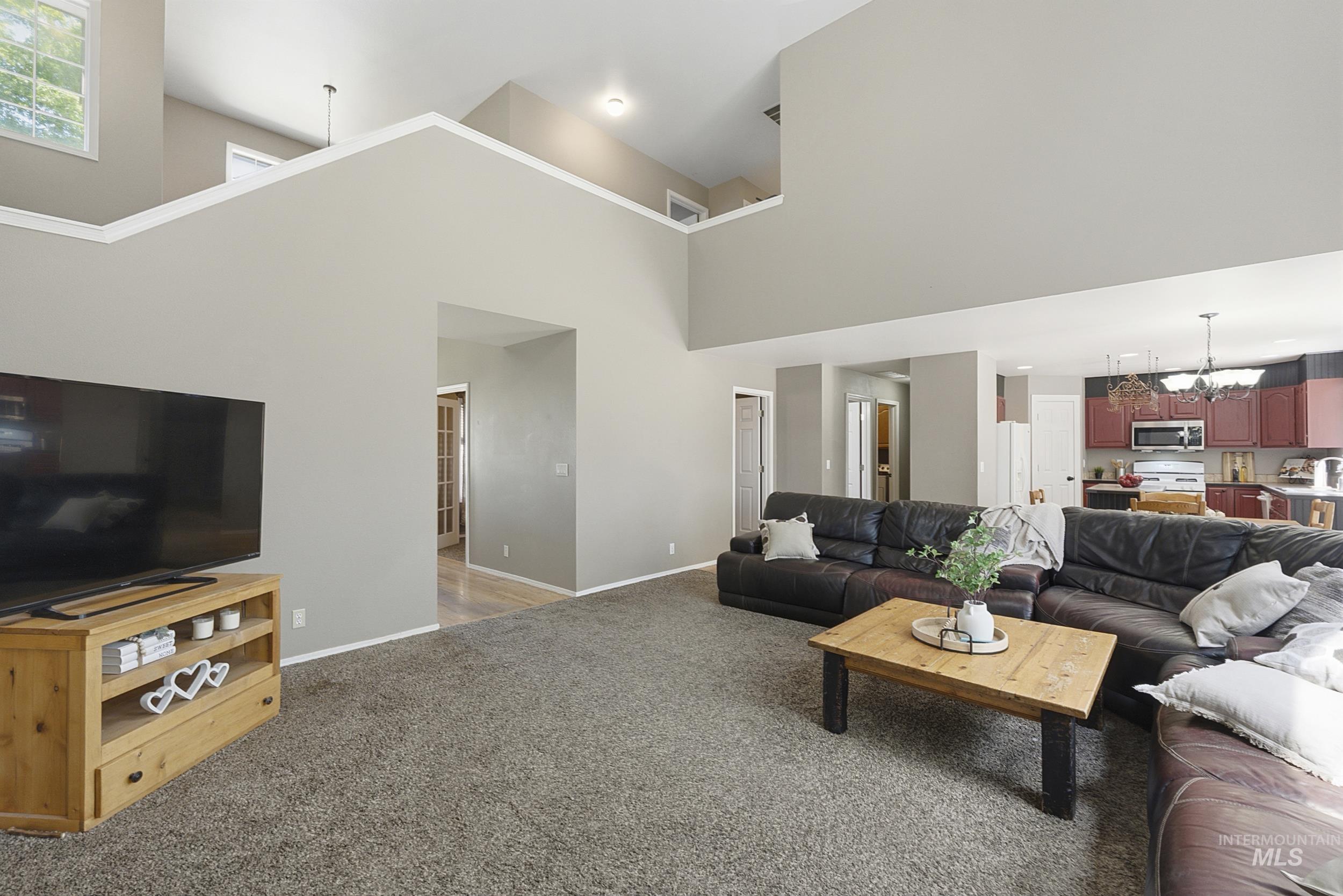 10665 W Gloxinia St, Star, Idaho 83669, 4 Bedrooms, 2.5 Bathrooms, Residential For Sale, Price $489,900, 98990047