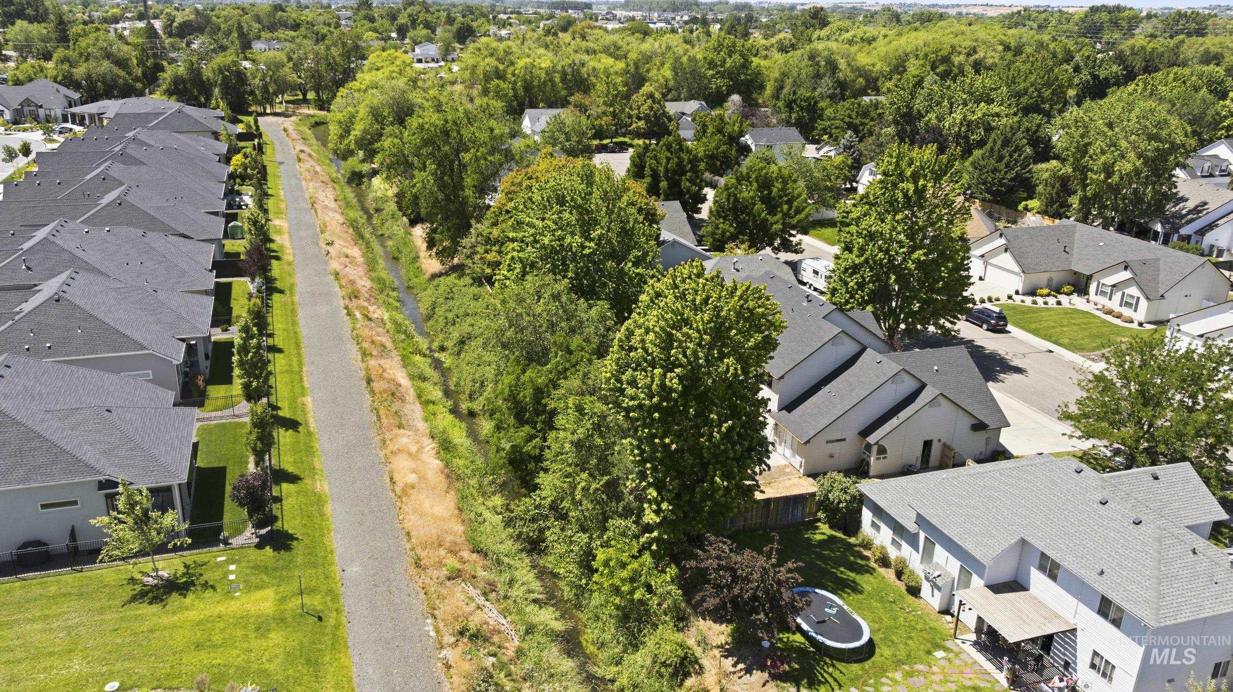 10665 W Gloxinia St, Star, Idaho 83669, 4 Bedrooms, 2.5 Bathrooms, Residential For Sale, Price $489,900, 98990047