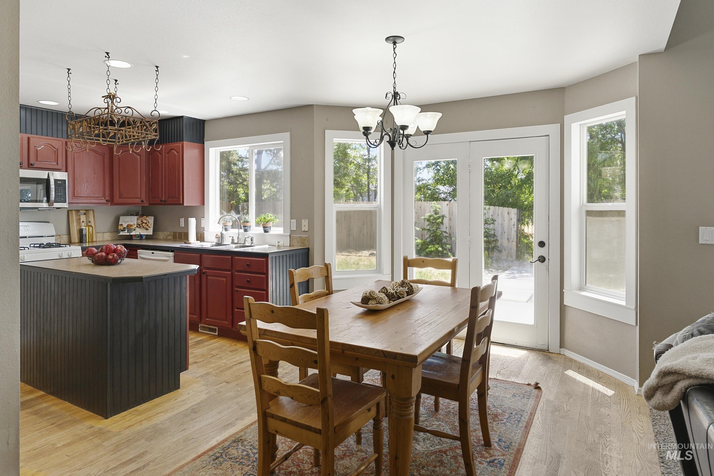 10665 W Gloxinia St, Star, Idaho 83669, 4 Bedrooms, 2.5 Bathrooms, Residential For Sale, Price $489,900, 98990047