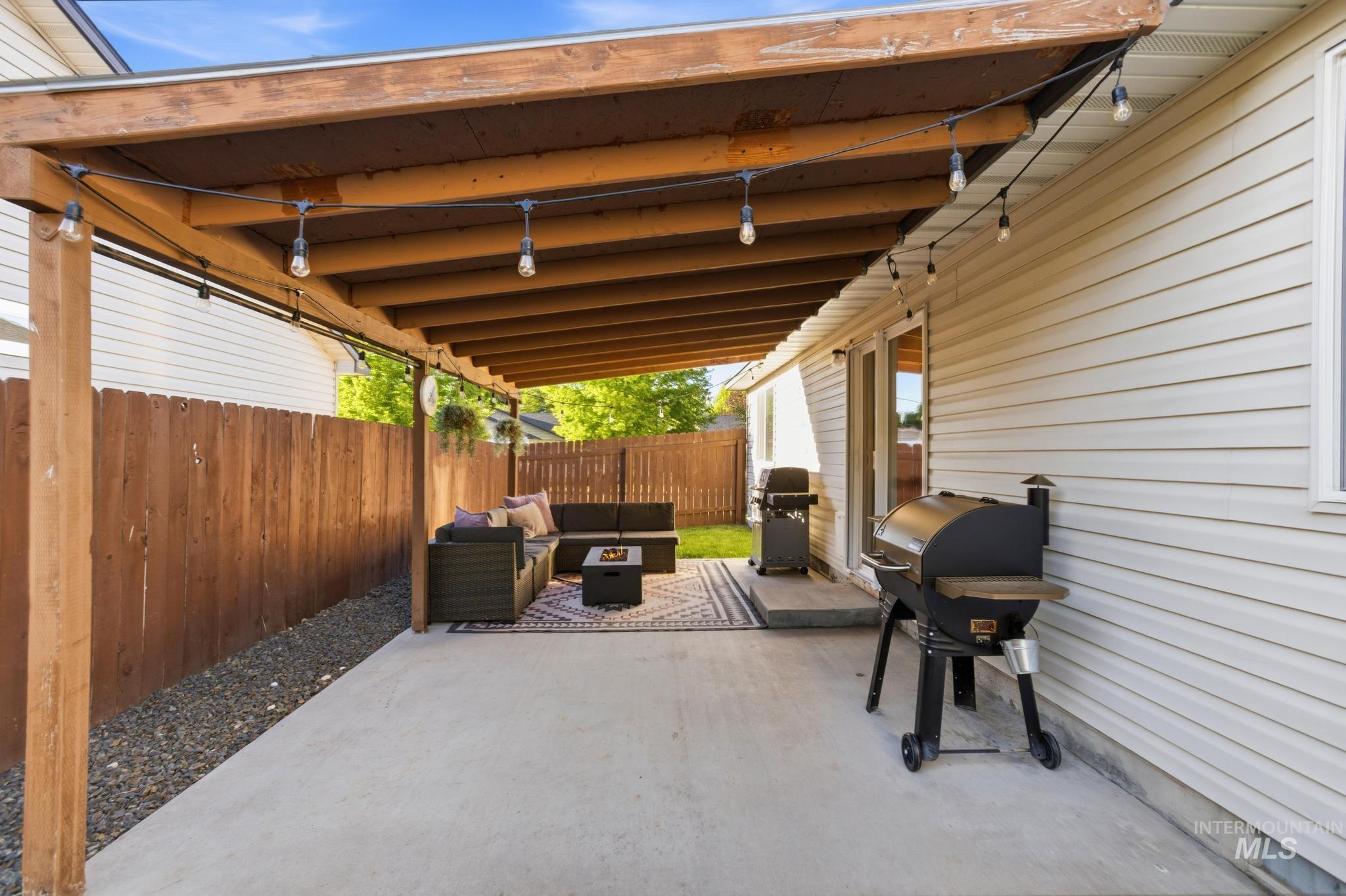 1457 S Woodmaste, Kuna, Idaho 83634, 3 Bedrooms, 2 Bathrooms, Residential For Sale, Price $395,000, 98990050