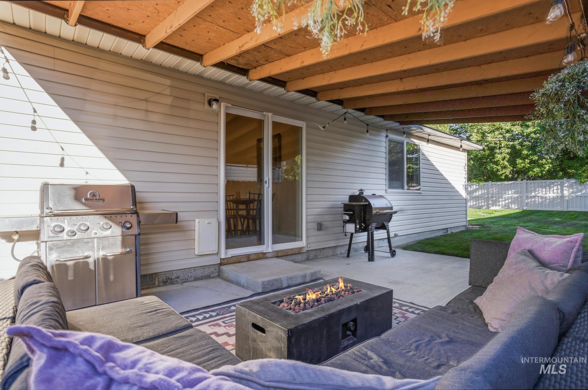 1457 S Woodmaste, Kuna, Idaho 83634, 3 Bedrooms, 2 Bathrooms, Residential For Sale, Price $395,000, 98990050