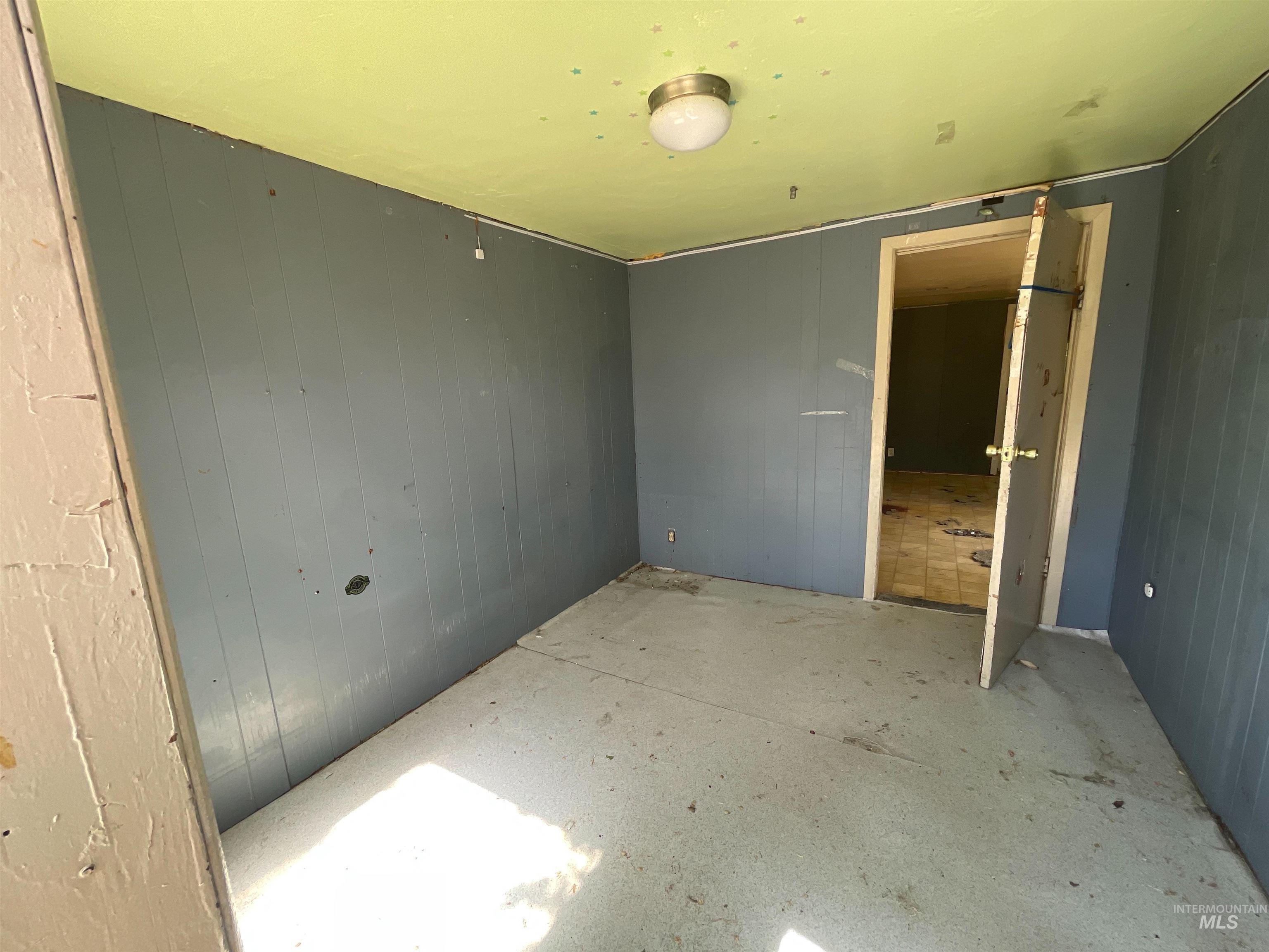 307 S 1st St, Parma, Idaho 83660, 2 Bedrooms, 1 Bathroom, Residential For Sale, Price $150,000, 98990052