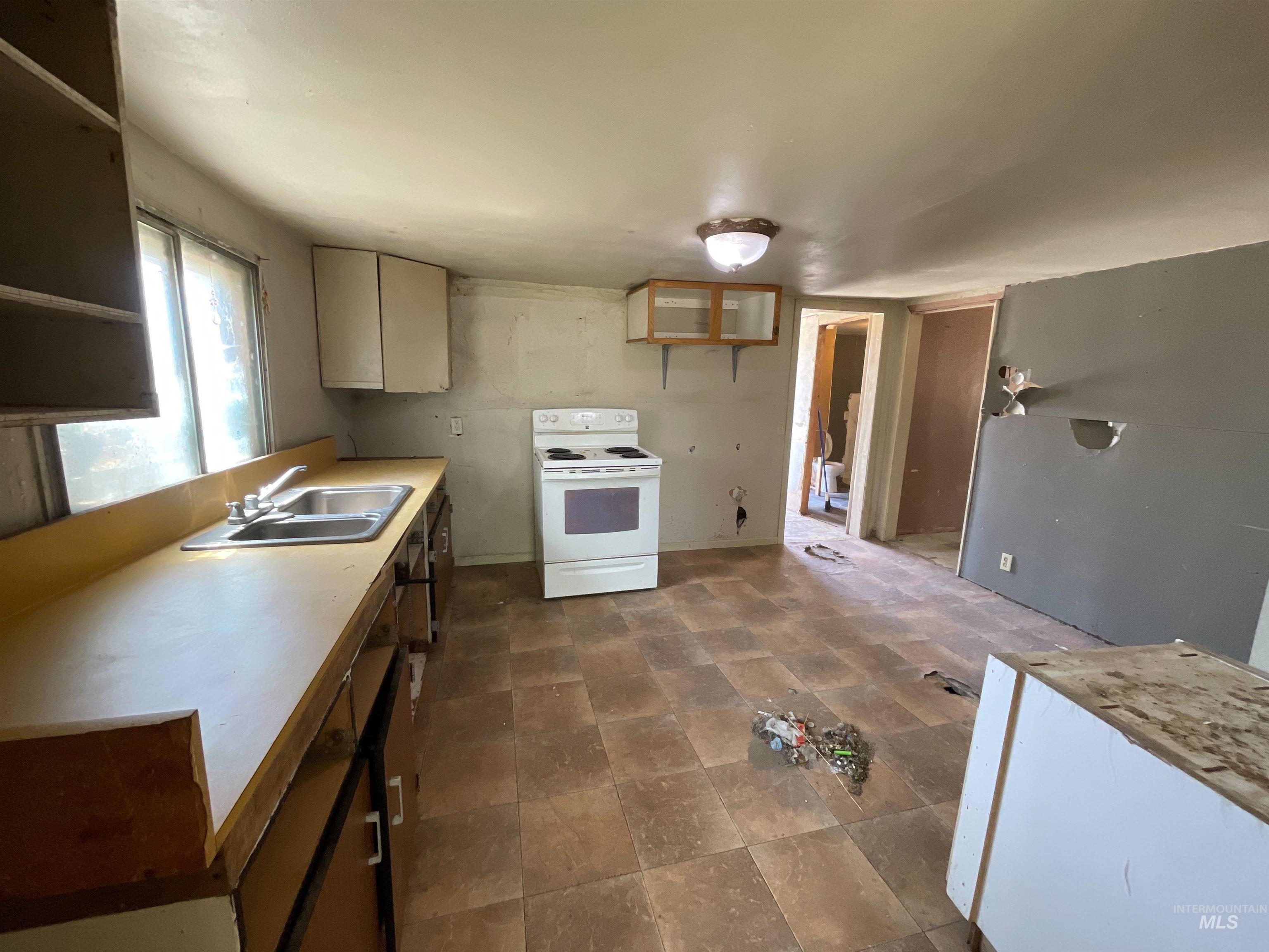 307 S 1st St, Parma, Idaho 83660, 2 Bedrooms, 1 Bathroom, Residential For Sale, Price $150,000, 98990052