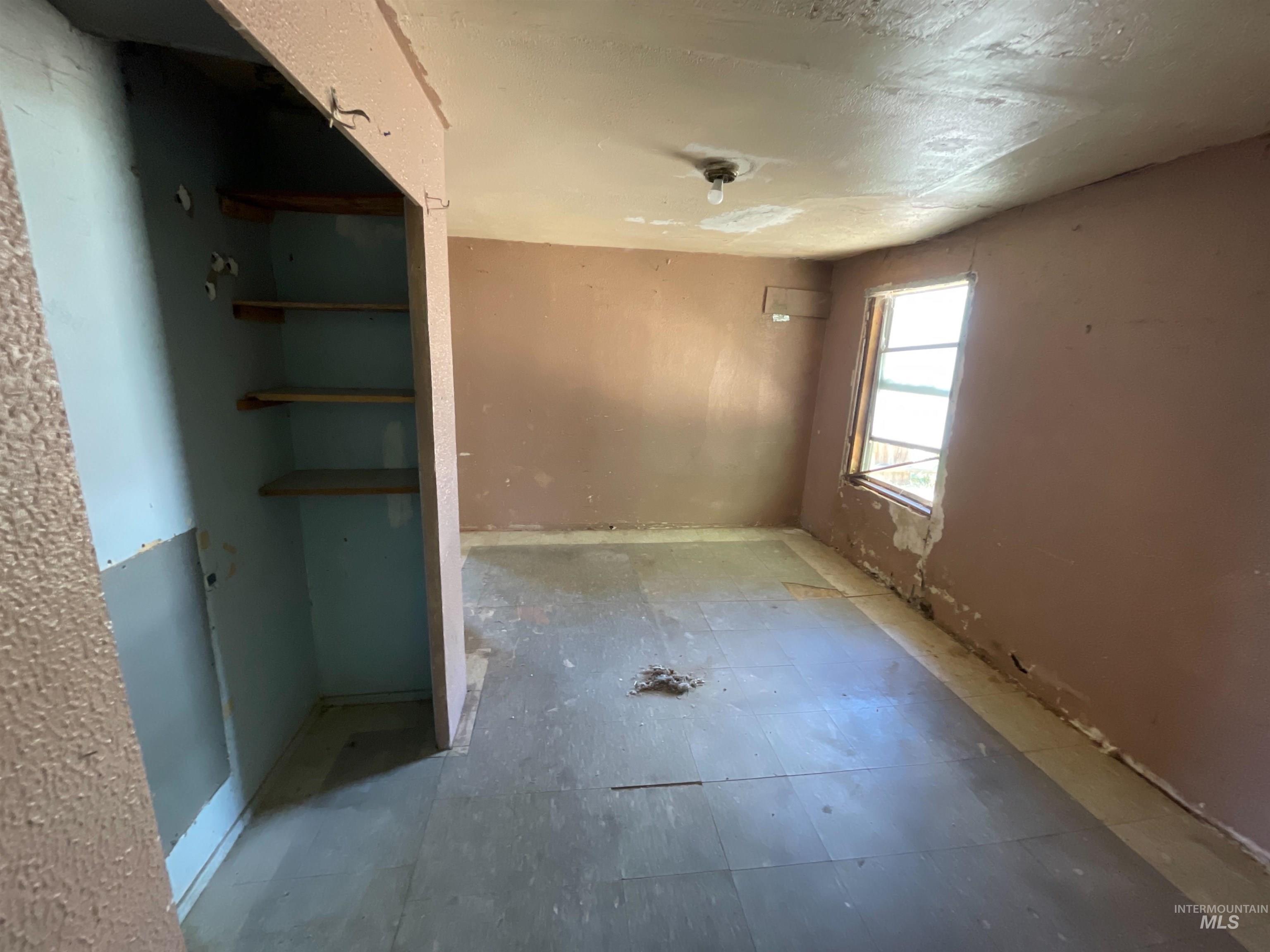 307 S 1st St, Parma, Idaho 83660, 2 Bedrooms, 1 Bathroom, Residential For Sale, Price $150,000, 98990052