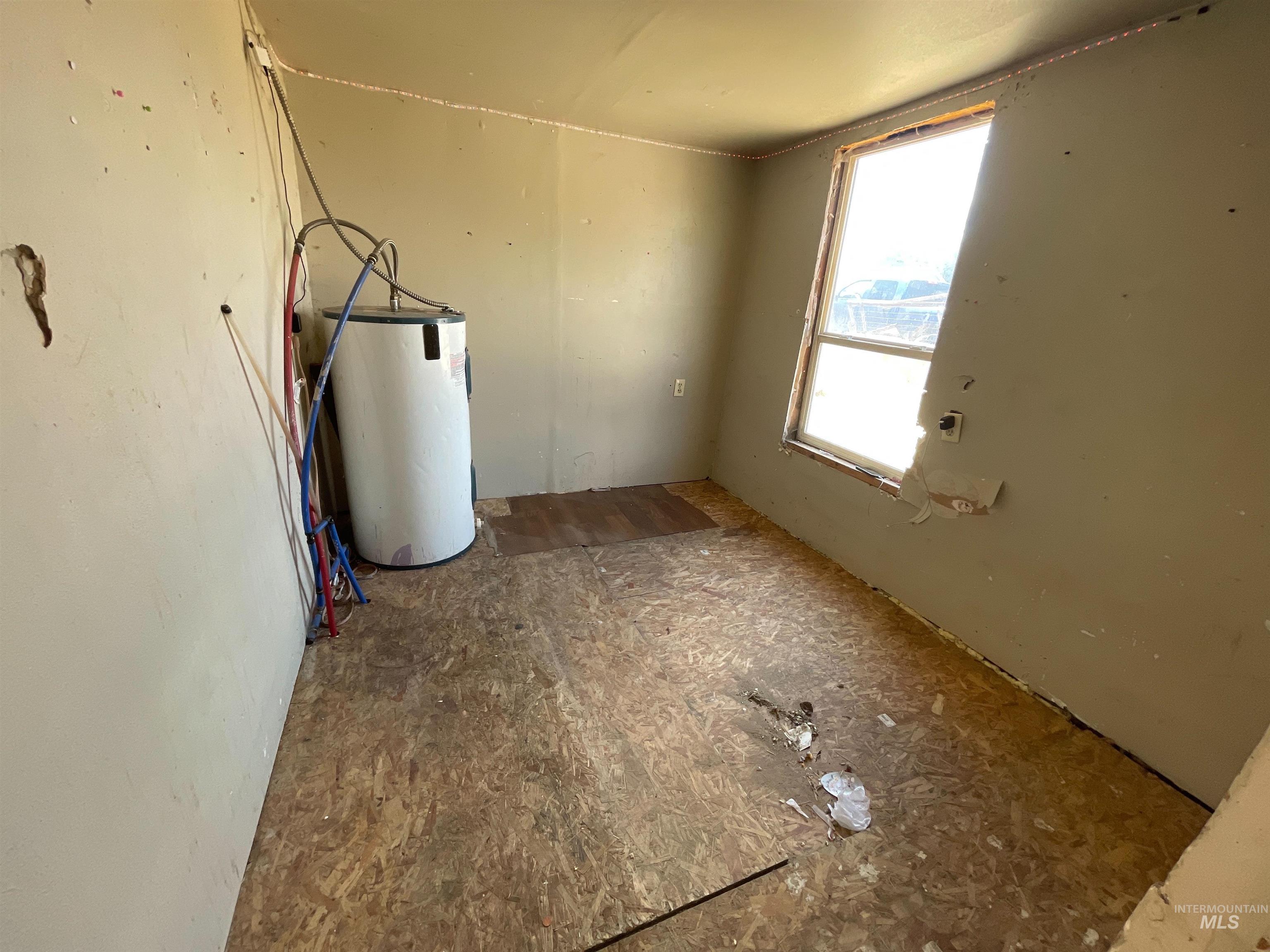 307 S 1st St, Parma, Idaho 83660, 2 Bedrooms, 1 Bathroom, Residential For Sale, Price $150,000, 98990052