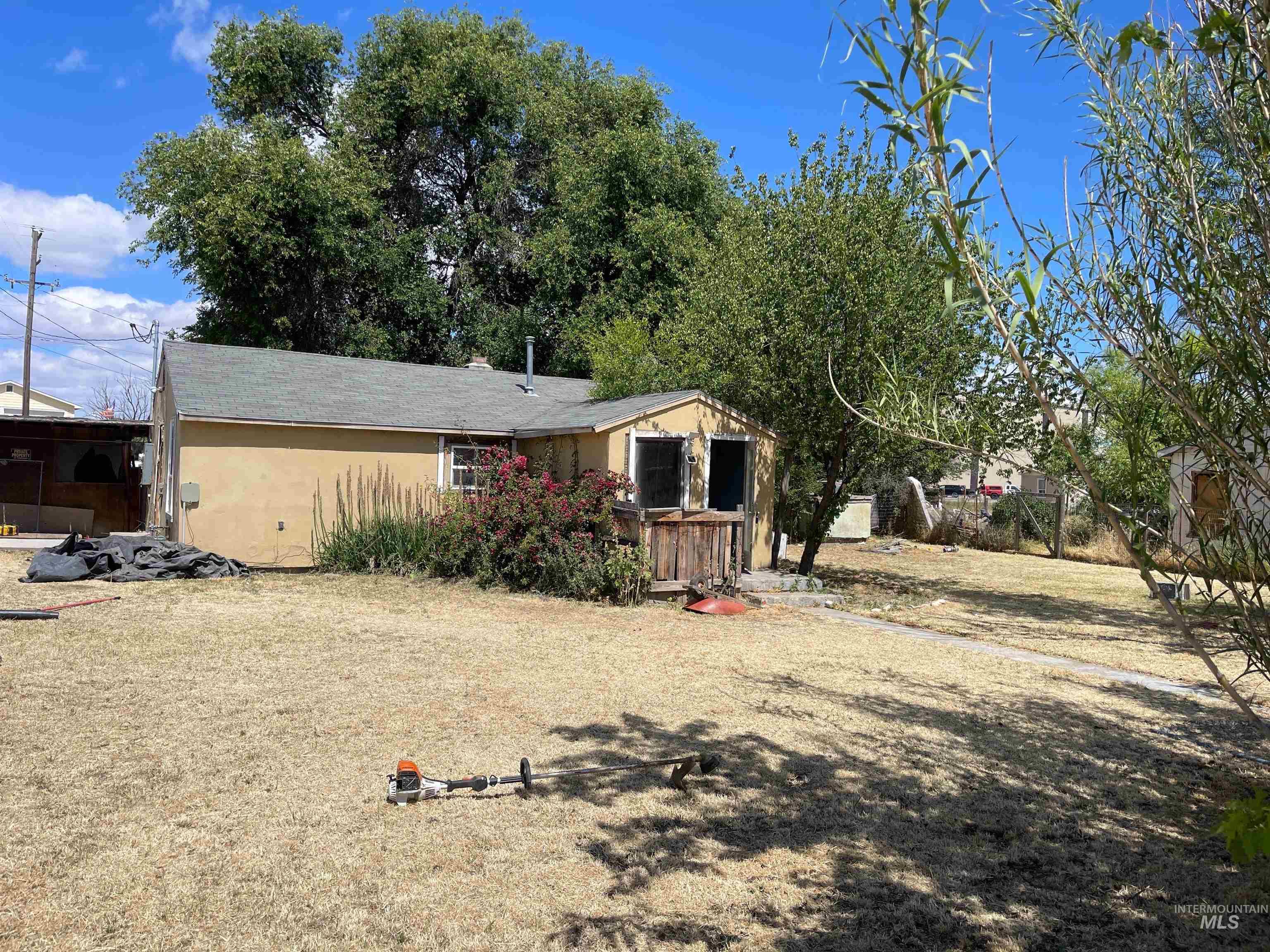 307 S 1st St, Parma, Idaho 83660, 2 Bedrooms, 1 Bathroom, Residential For Sale, Price $150,000, 98990052