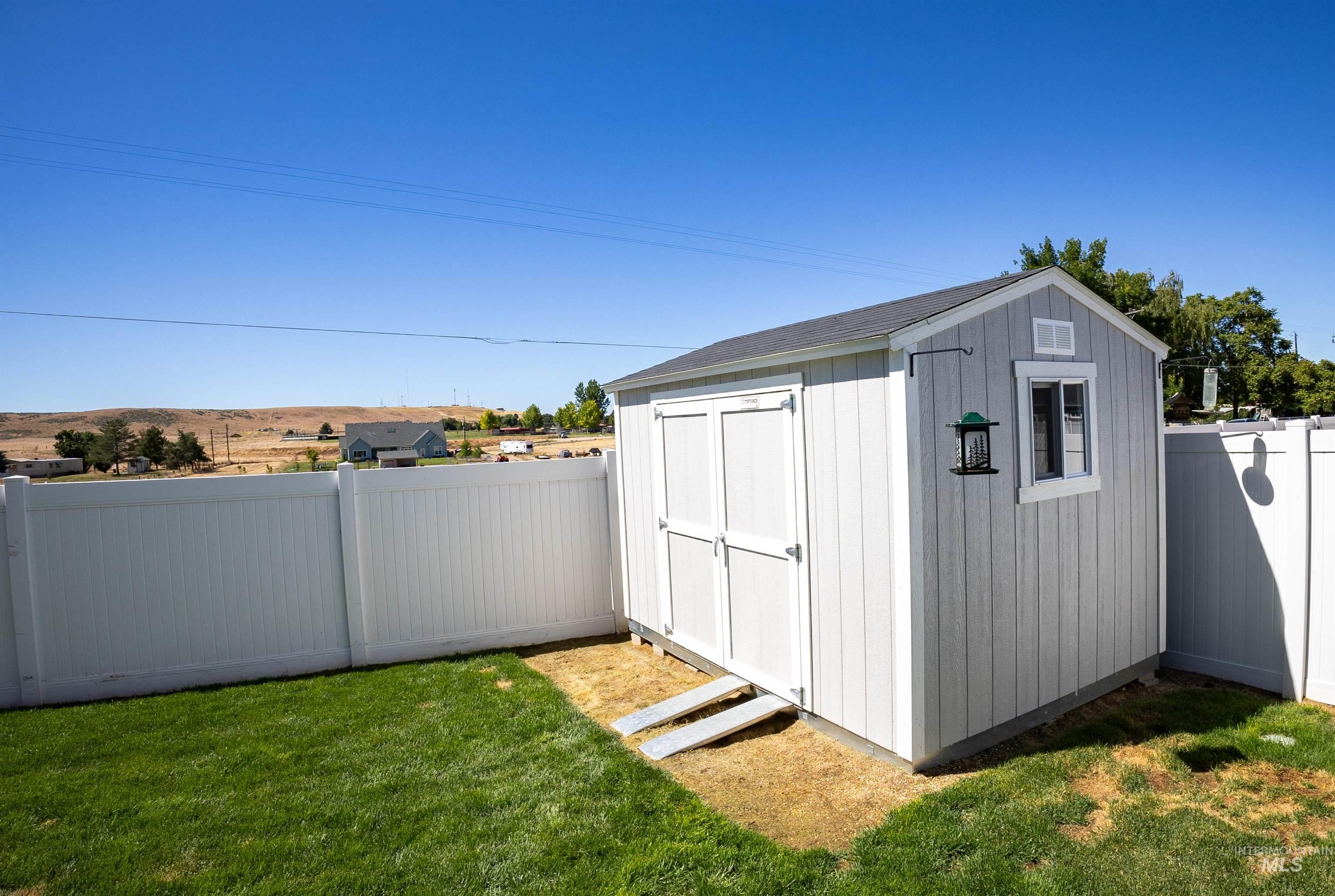 705 Sandy Point Street, Payette, Idaho 83661, 3 Bedrooms, 2.5 Bathrooms, Residential For Sale, Price $499,990, 98990054