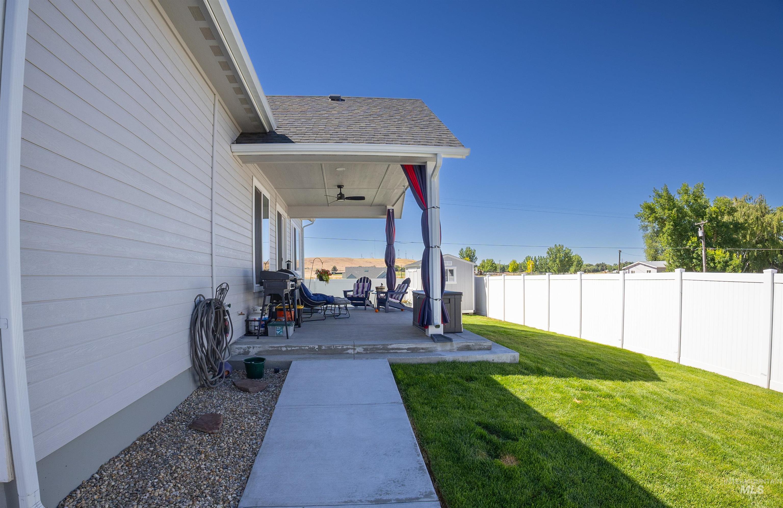 705 Sandy Point Street, Payette, Idaho 83661, 3 Bedrooms, 2.5 Bathrooms, Residential For Sale, Price $499,990, 98990054
