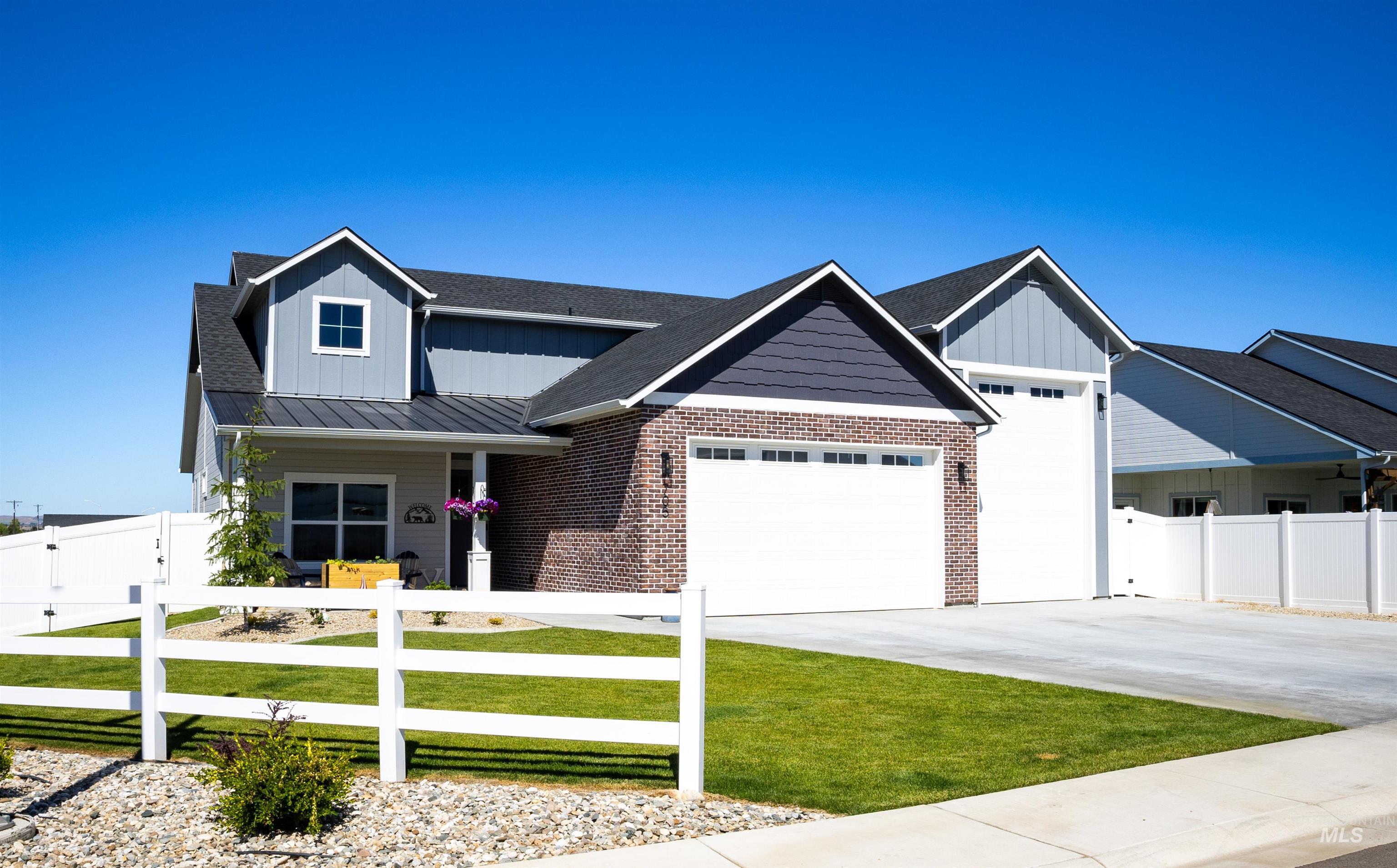 705 Sandy Point Street, Payette, Idaho 83661, 3 Bedrooms, 2.5 Bathrooms, Residential For Sale, Price $499,990, 98990054