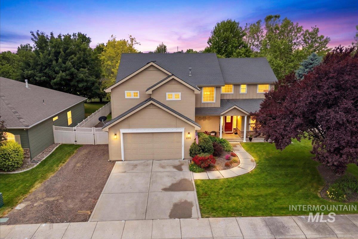 2211 W Grassy Branch Dr., Meridian, Idaho 83646, 5 Bedrooms, 3.5 Bathrooms, Residential For Sale, Price $675,000,MLS 98990055