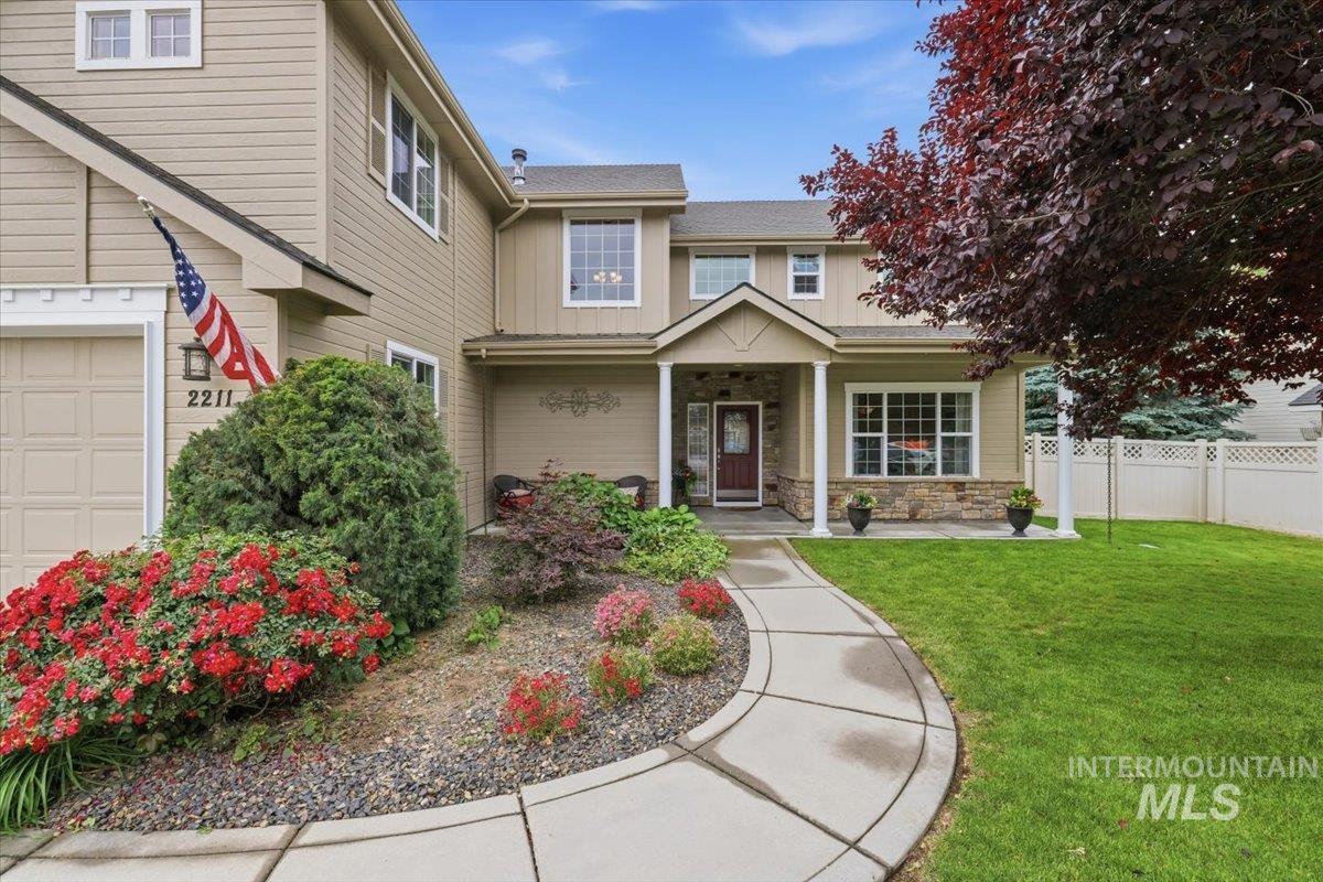 2211 W Grassy Branch Dr., Meridian, Idaho 83646, 5 Bedrooms, 3.5 Bathrooms, Residential For Sale, Price $675,000,MLS 98990055