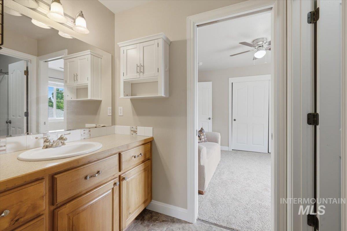 2211 W Grassy Branch Dr., Meridian, Idaho 83646, 5 Bedrooms, 3.5 Bathrooms, Residential For Sale, Price $675,000,MLS 98990055