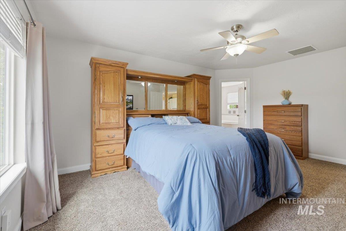 2211 W Grassy Branch Dr., Meridian, Idaho 83646, 5 Bedrooms, 3.5 Bathrooms, Residential For Sale, Price $675,000,MLS 98990055