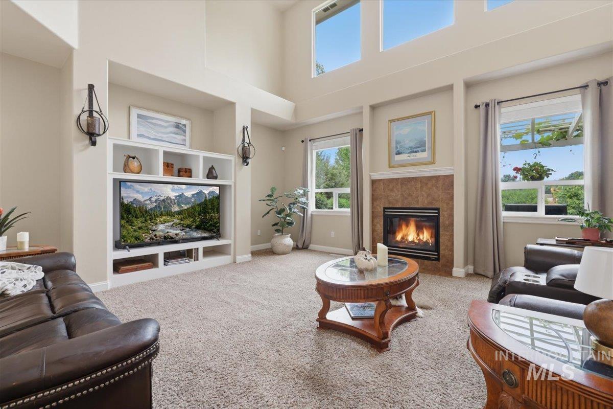 2211 W Grassy Branch Dr., Meridian, Idaho 83646, 5 Bedrooms, 3.5 Bathrooms, Residential For Sale, Price $675,000,MLS 98990055