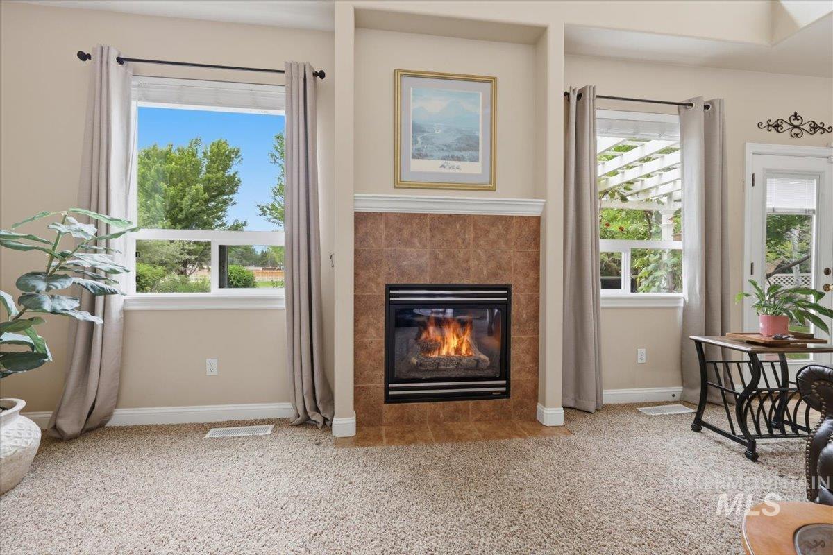 2211 W Grassy Branch Dr., Meridian, Idaho 83646, 5 Bedrooms, 3.5 Bathrooms, Residential For Sale, Price $675,000,MLS 98990055