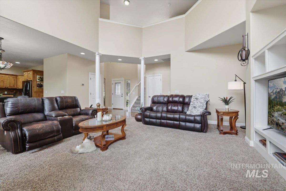 2211 W Grassy Branch Dr., Meridian, Idaho 83646, 5 Bedrooms, 3.5 Bathrooms, Residential For Sale, Price $675,000,MLS 98990055