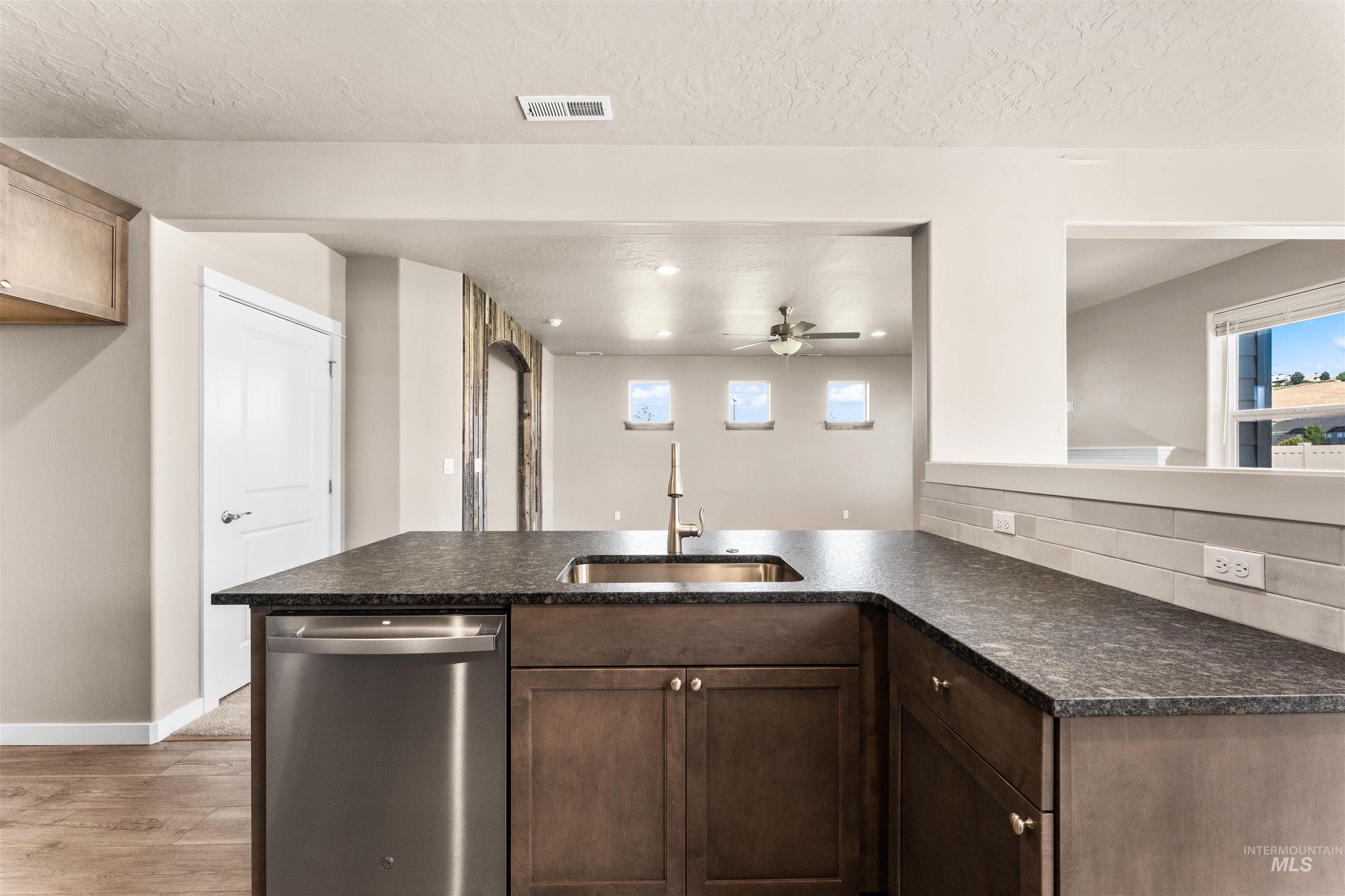 10326 W Trident Ridge Dr, Star, Idaho 83669, 3 Bedrooms, 2.5 Bathrooms, Residential For Sale, Price $589,000,MLS 98990057