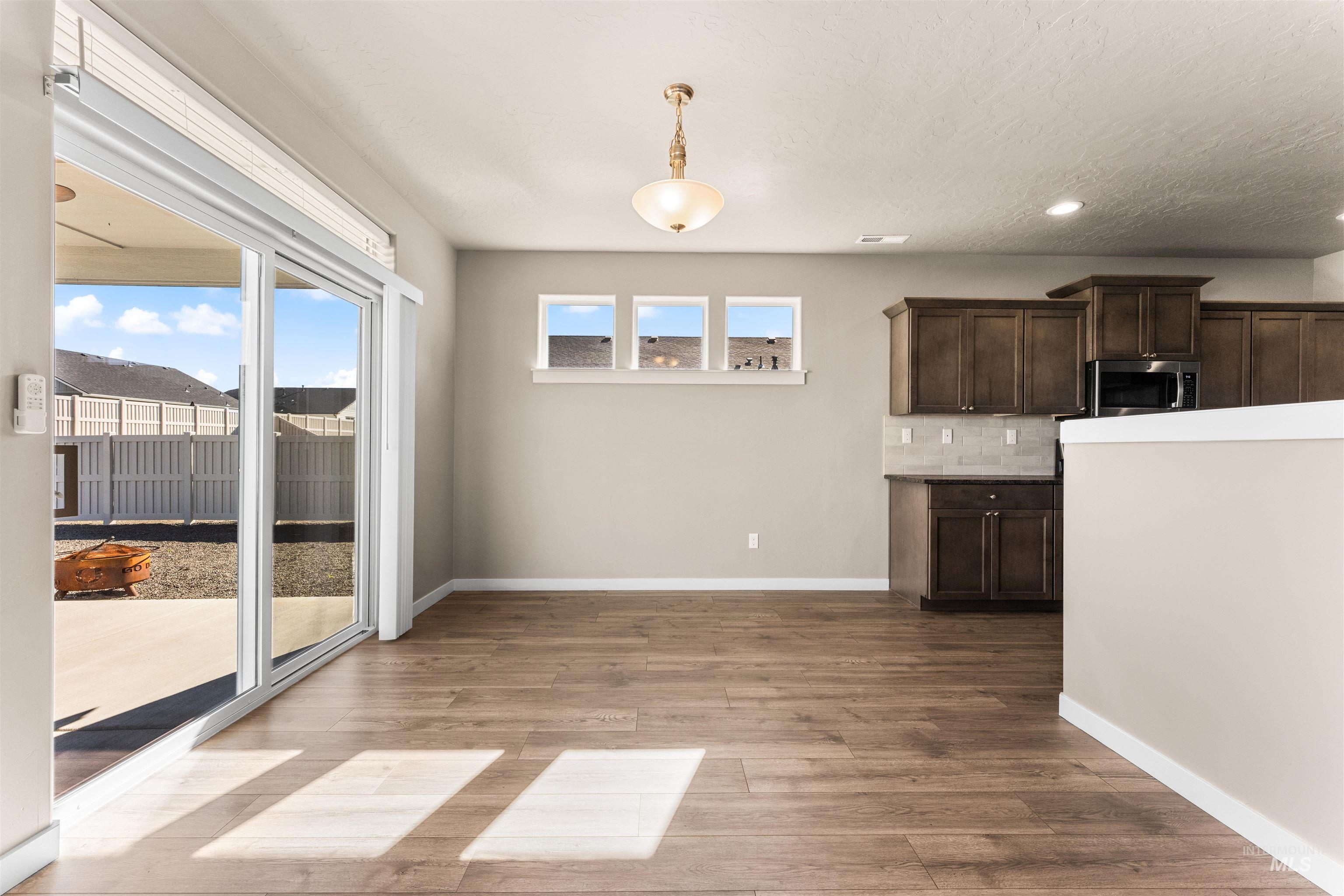 10326 W Trident Ridge Dr, Star, Idaho 83669, 3 Bedrooms, 2.5 Bathrooms, Residential For Sale, Price $589,000,MLS 98990057