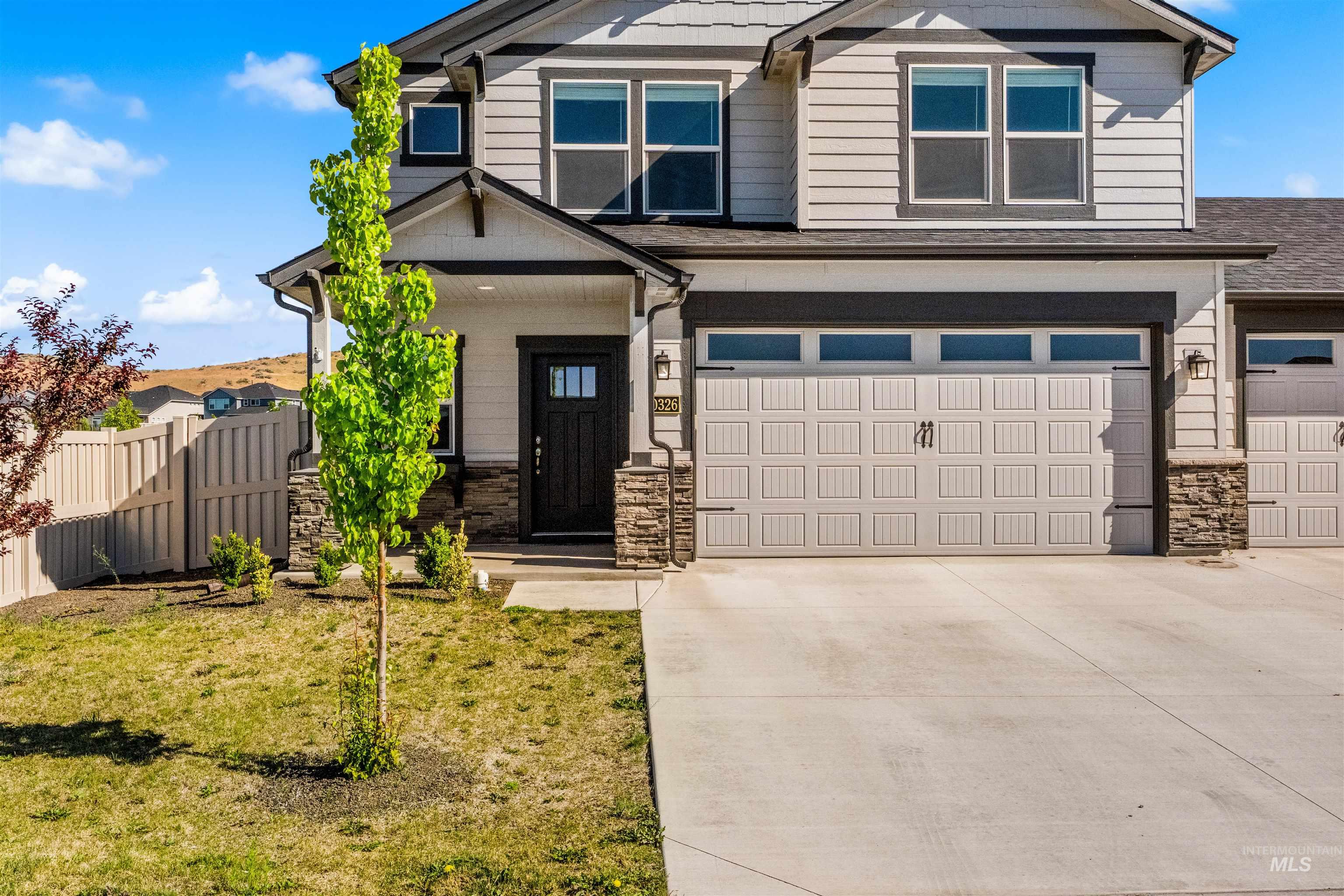 10326 W Trident Ridge Dr, Star, Idaho 83669, 3 Bedrooms, 2.5 Bathrooms, Residential For Sale, Price $589,000,MLS 98990057