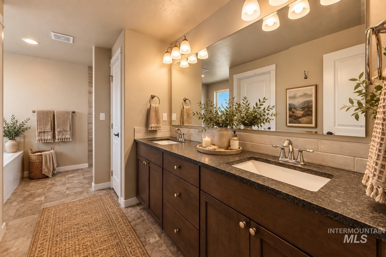 10326 W Trident Ridge Dr, Star, Idaho 83669, 3 Bedrooms, 2.5 Bathrooms, Residential For Sale, Price $544,000,MLS 98990057