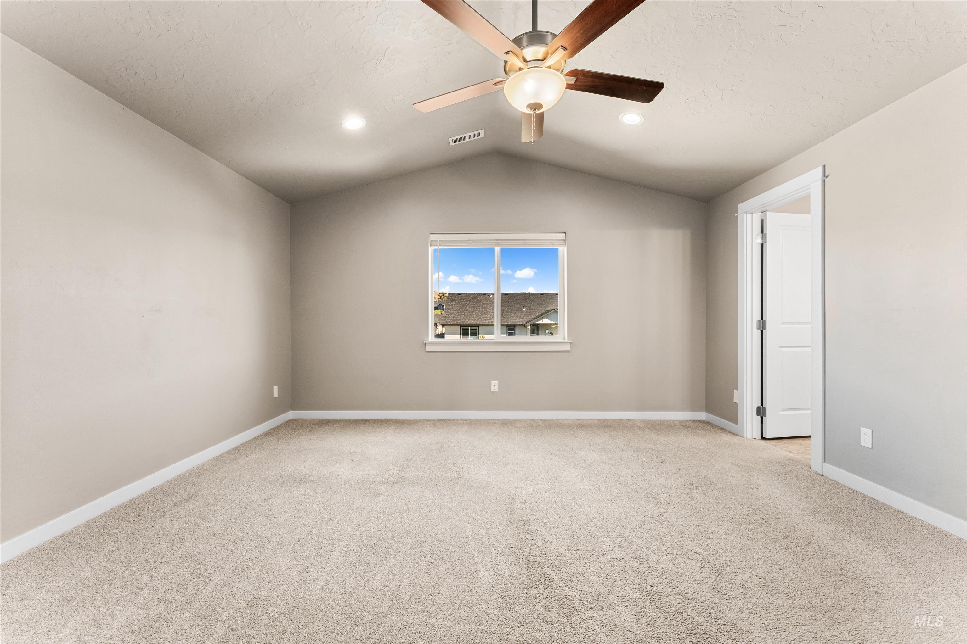 10326 W Trident Ridge Dr, Star, Idaho 83669, 3 Bedrooms, 2.5 Bathrooms, Residential For Sale, Price $589,000,MLS 98990057