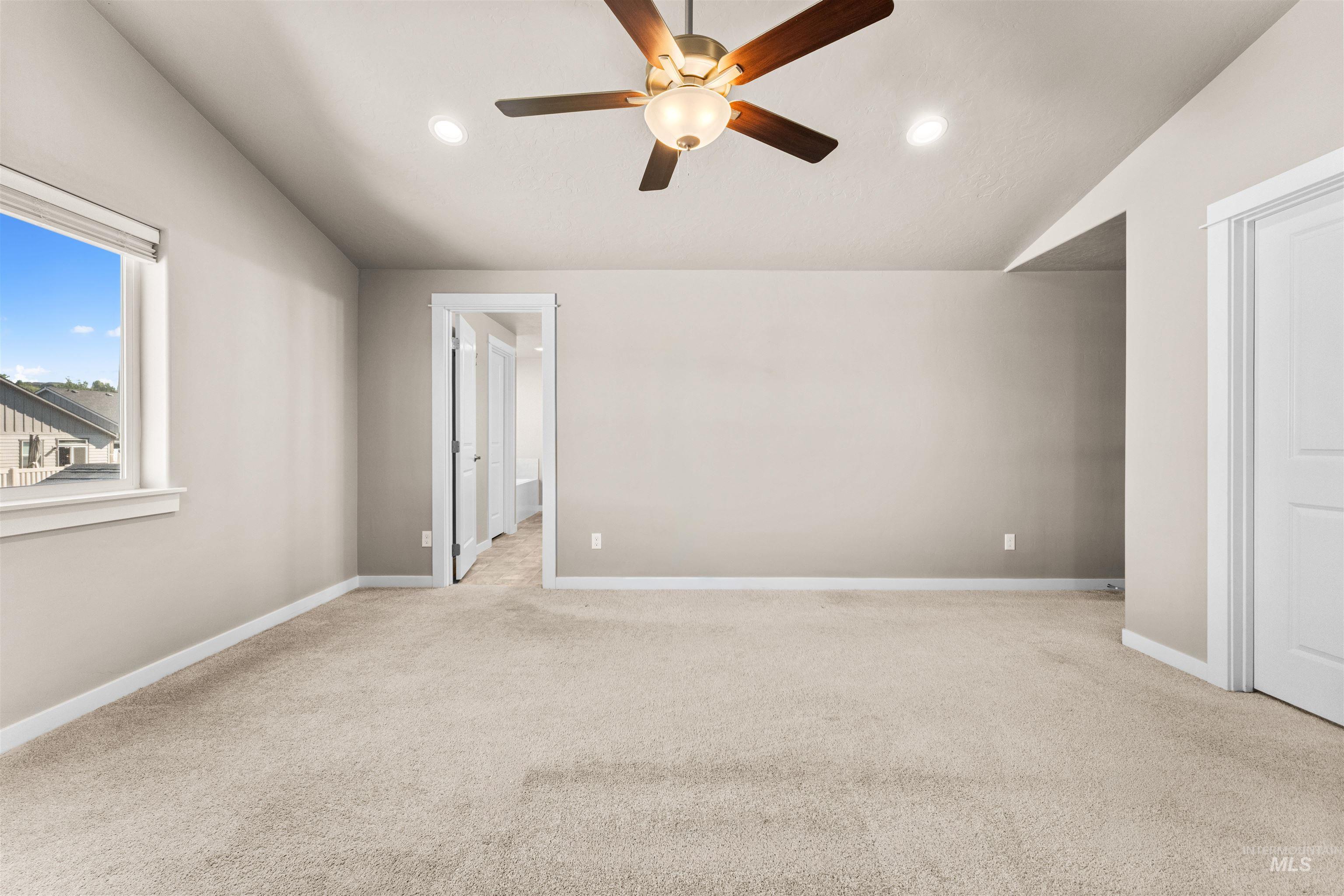 10326 W Trident Ridge Dr, Star, Idaho 83669, 3 Bedrooms, 2.5 Bathrooms, Residential For Sale, Price $589,000,MLS 98990057