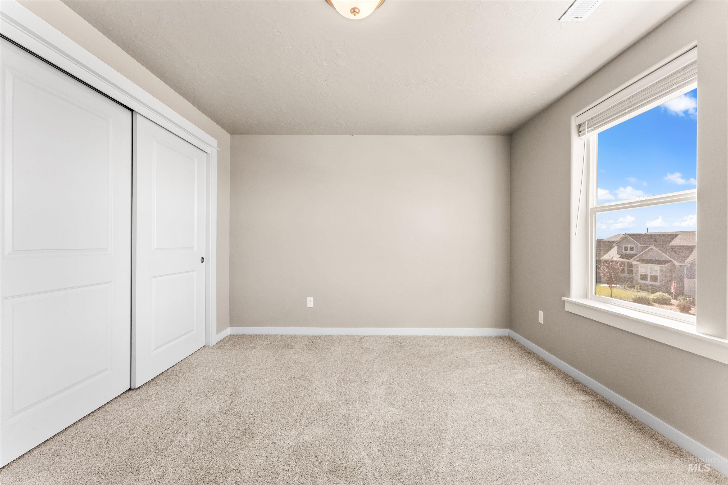 10326 W Trident Ridge Dr, Star, Idaho 83669, 3 Bedrooms, 2.5 Bathrooms, Residential For Sale, Price $589,000,MLS 98990057