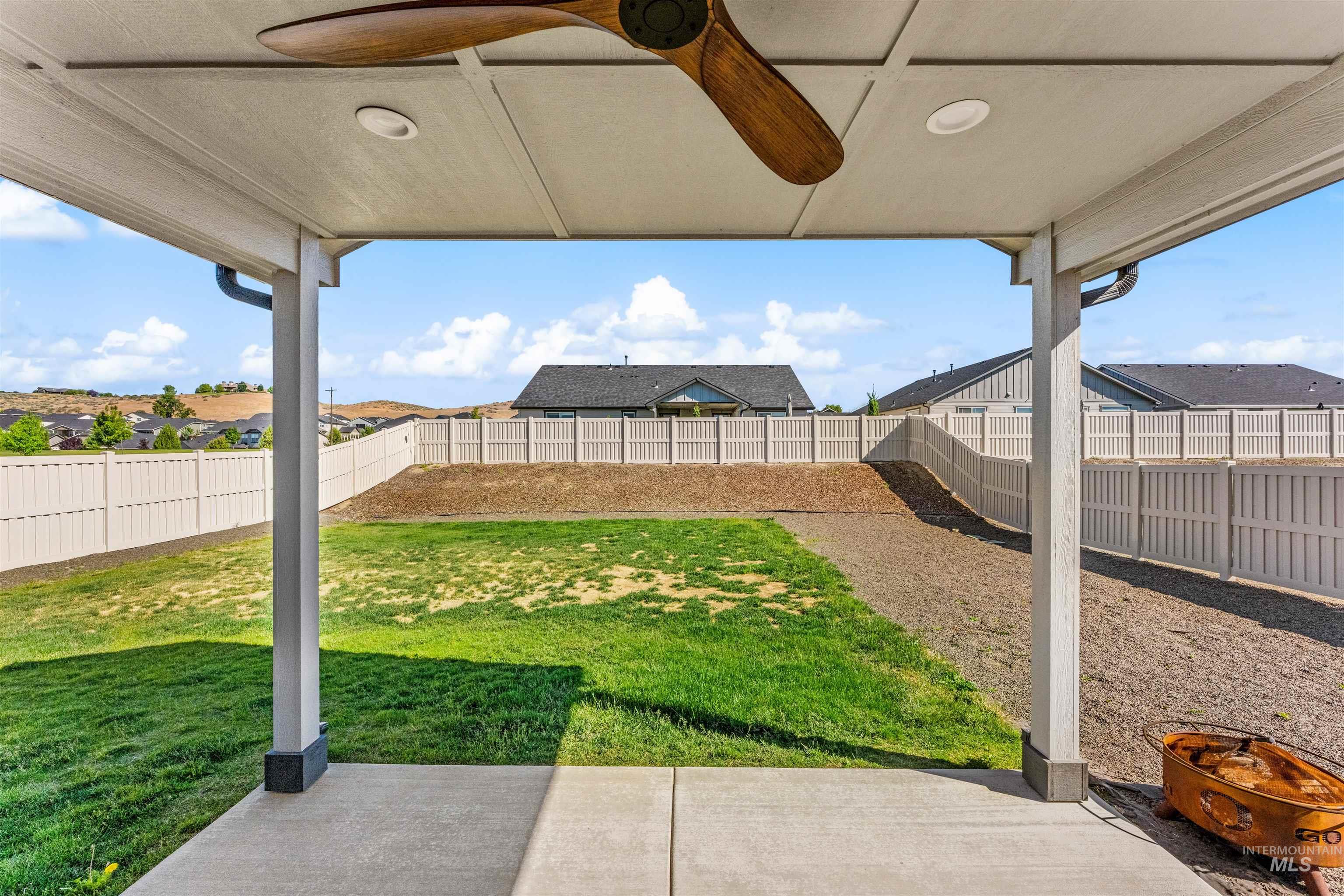 10326 W Trident Ridge Dr, Star, Idaho 83669, 3 Bedrooms, 2.5 Bathrooms, Residential For Sale, Price $589,000,MLS 98990057