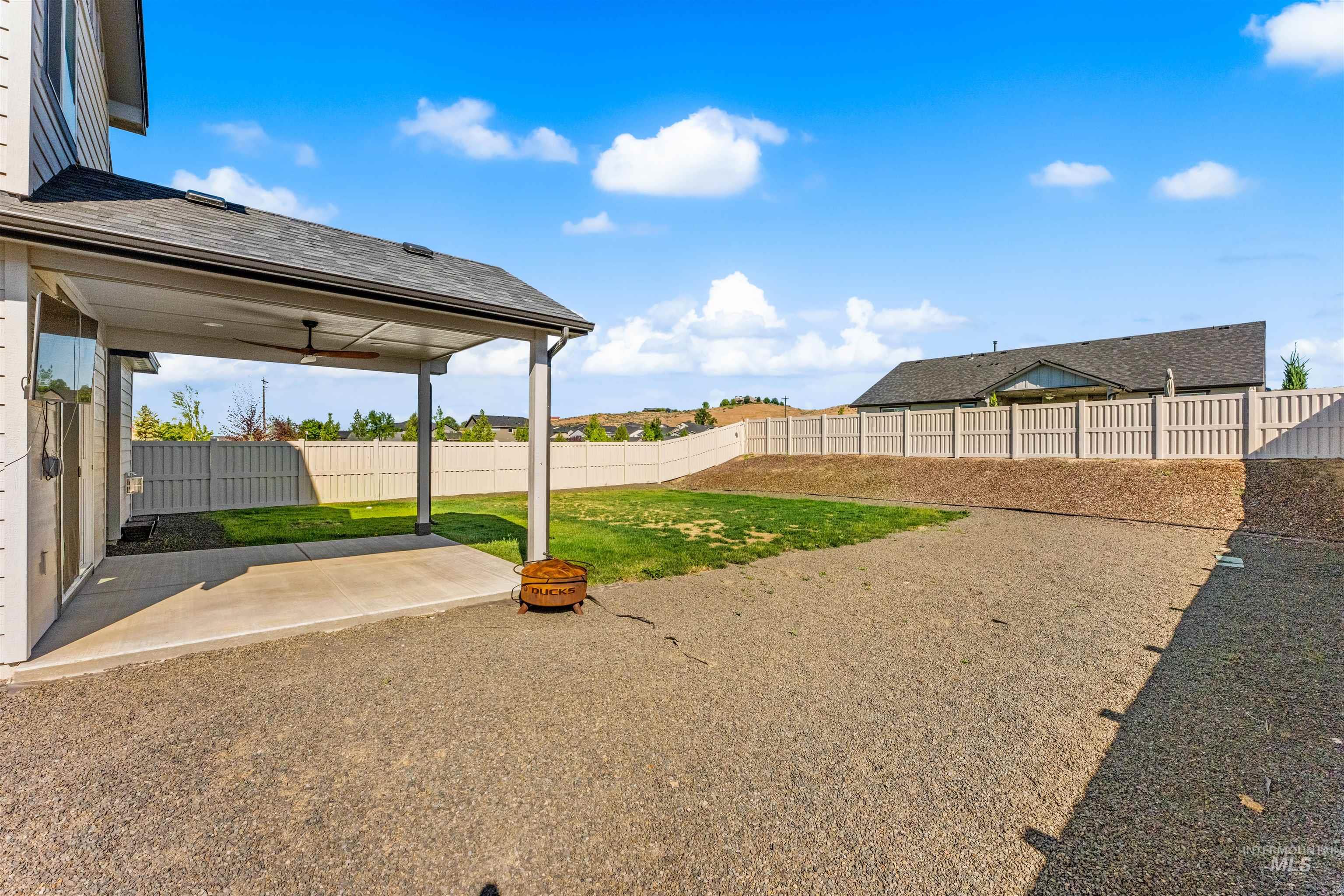 10326 W Trident Ridge Dr, Star, Idaho 83669, 3 Bedrooms, 2.5 Bathrooms, Residential For Sale, Price $589,000,MLS 98990057
