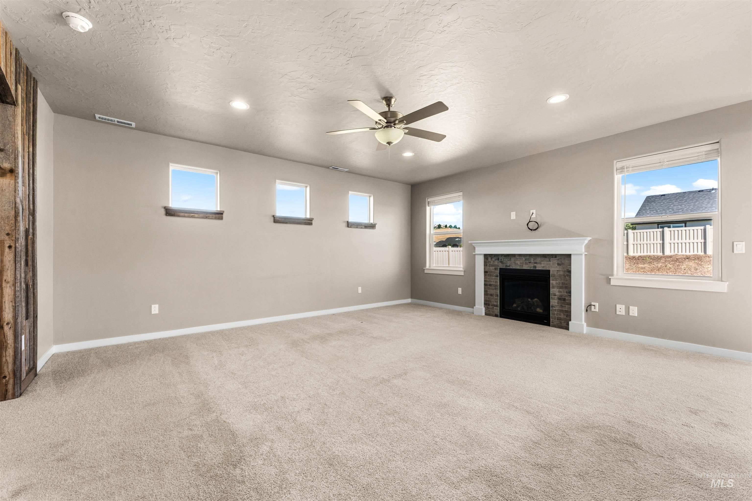 10326 W Trident Ridge Dr, Star, Idaho 83669, 3 Bedrooms, 2.5 Bathrooms, Residential For Sale, Price $589,000,MLS 98990057