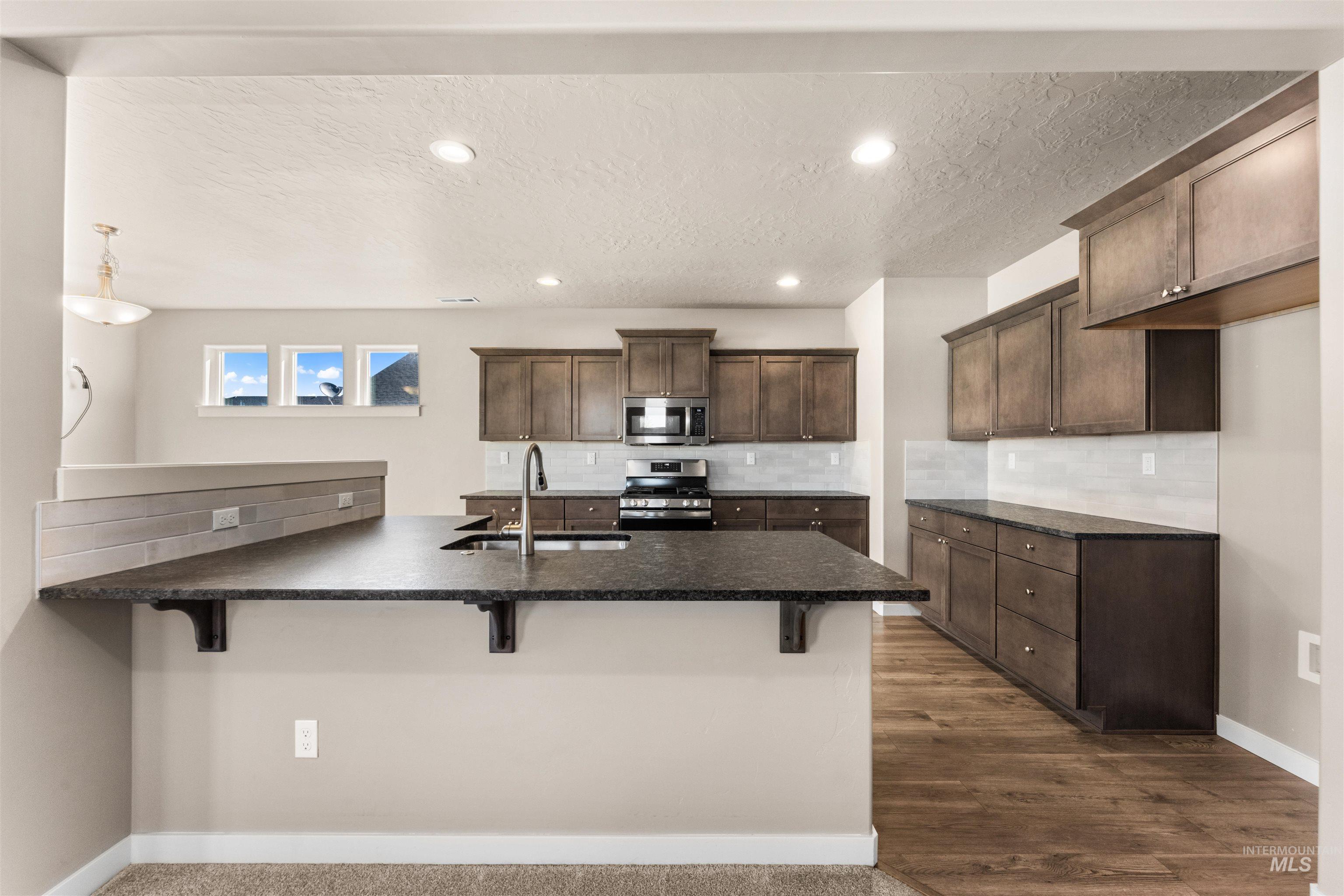 10326 W Trident Ridge Dr, Star, Idaho 83669, 3 Bedrooms, 2.5 Bathrooms, Residential For Sale, Price $589,000,MLS 98990057