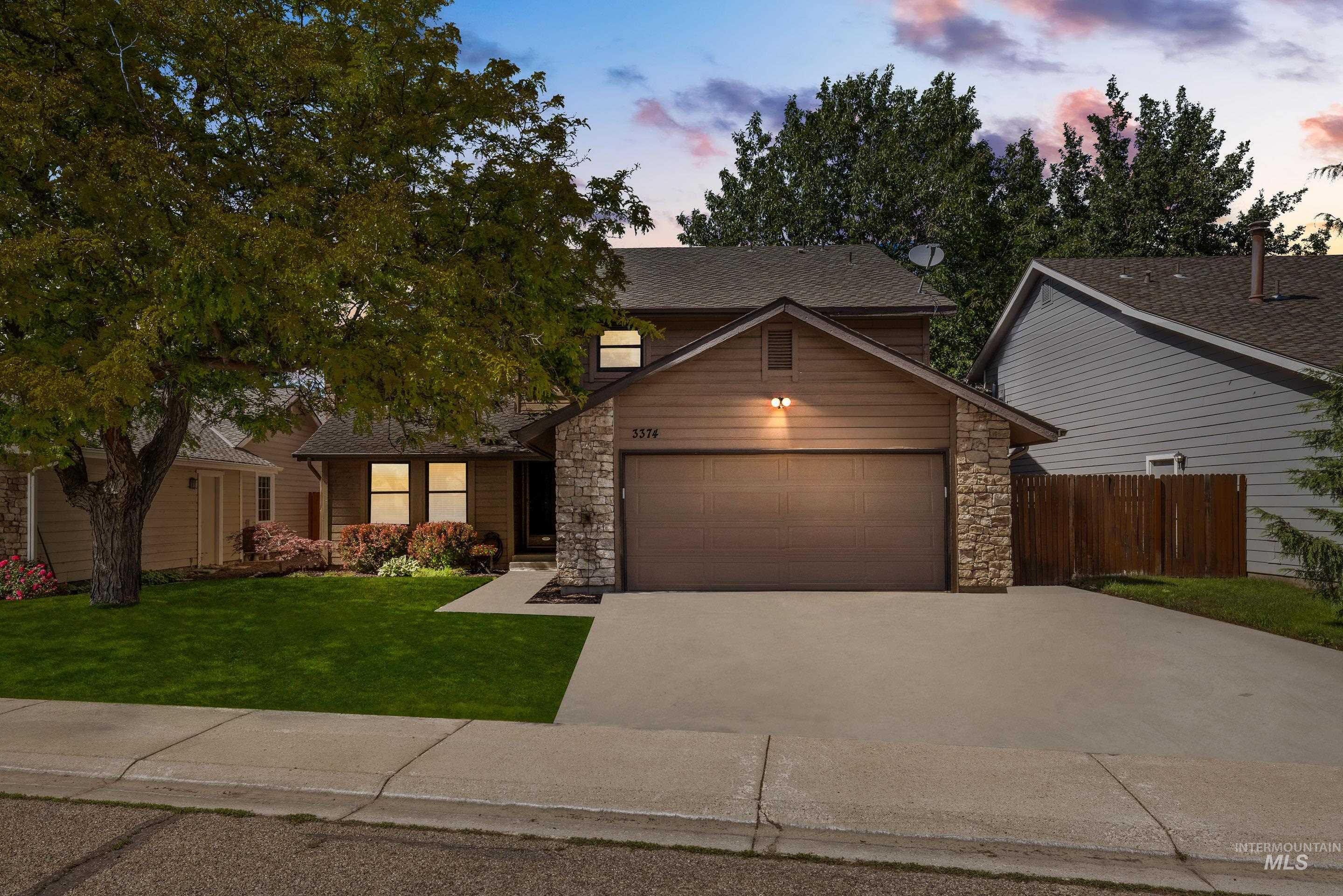 3374 Chickory Way, Boise, Idaho 83706, 4 Bedrooms, 3 Bathrooms, Residential For Sale, Price $675,000,MLS 98990059