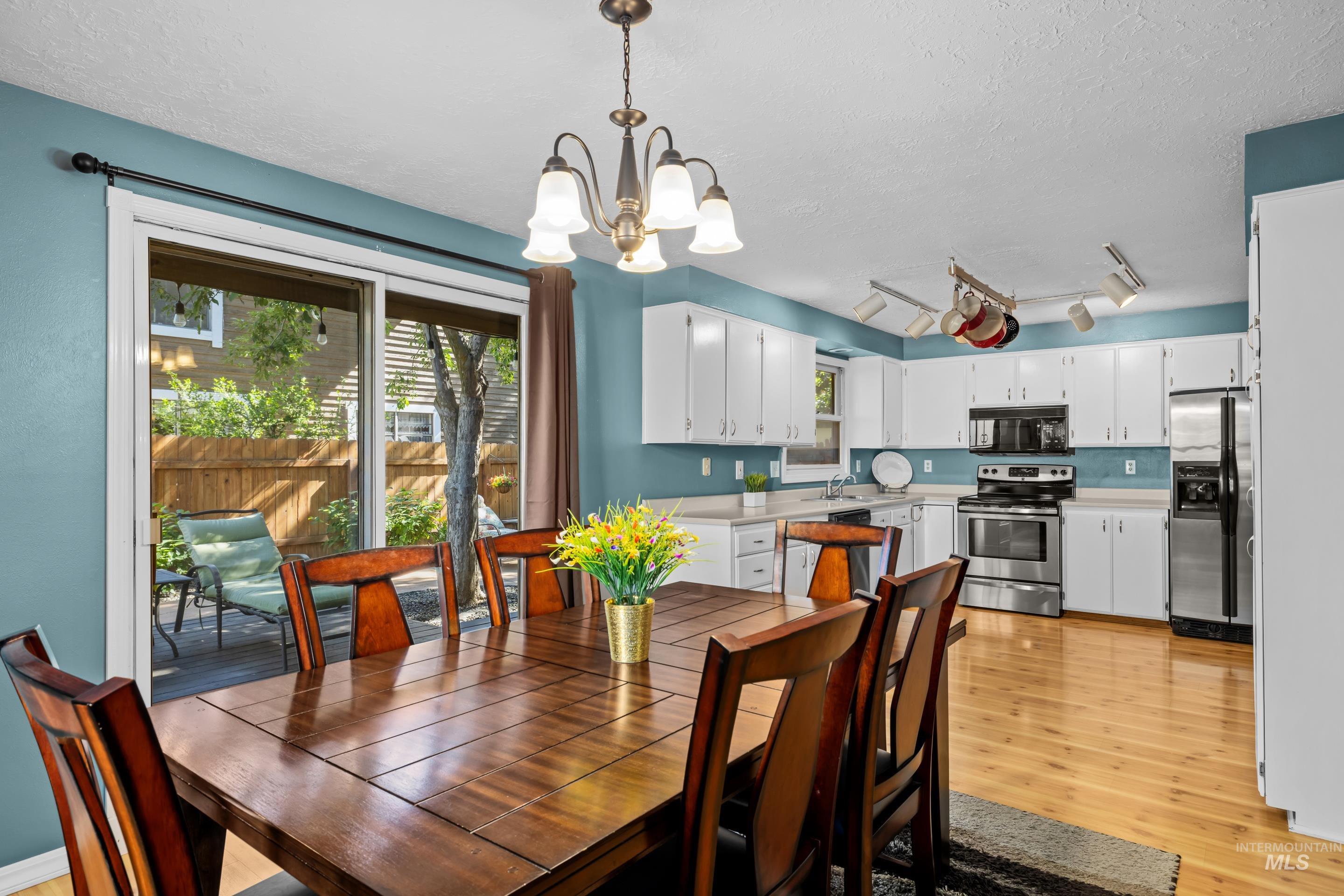3374 Chickory Way, Boise, Idaho 83706, 4 Bedrooms, 3 Bathrooms, Residential For Sale, Price $675,000,MLS 98990059