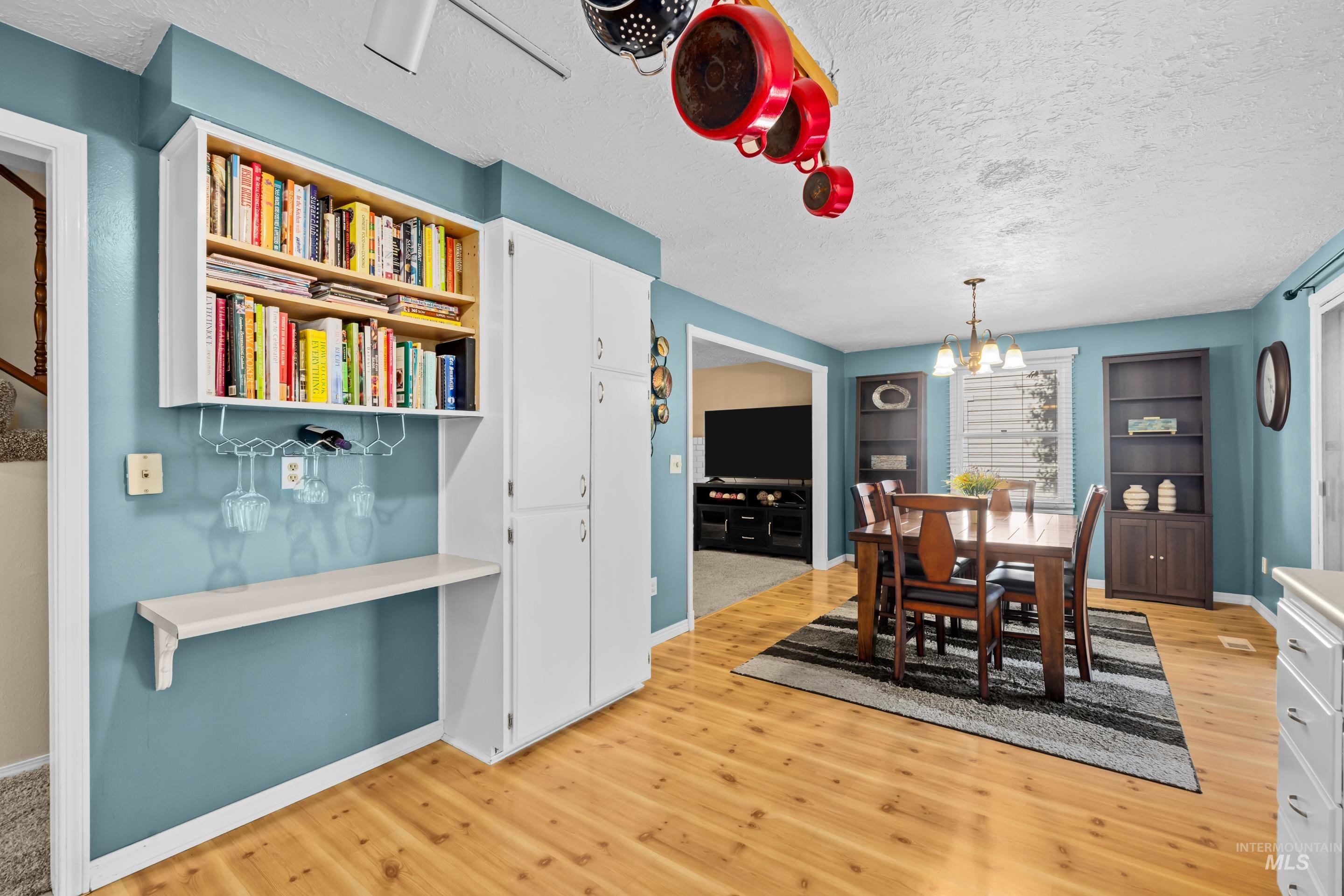 3374 Chickory Way, Boise, Idaho 83706, 4 Bedrooms, 3 Bathrooms, Residential For Sale, Price $675,000,MLS 98990059