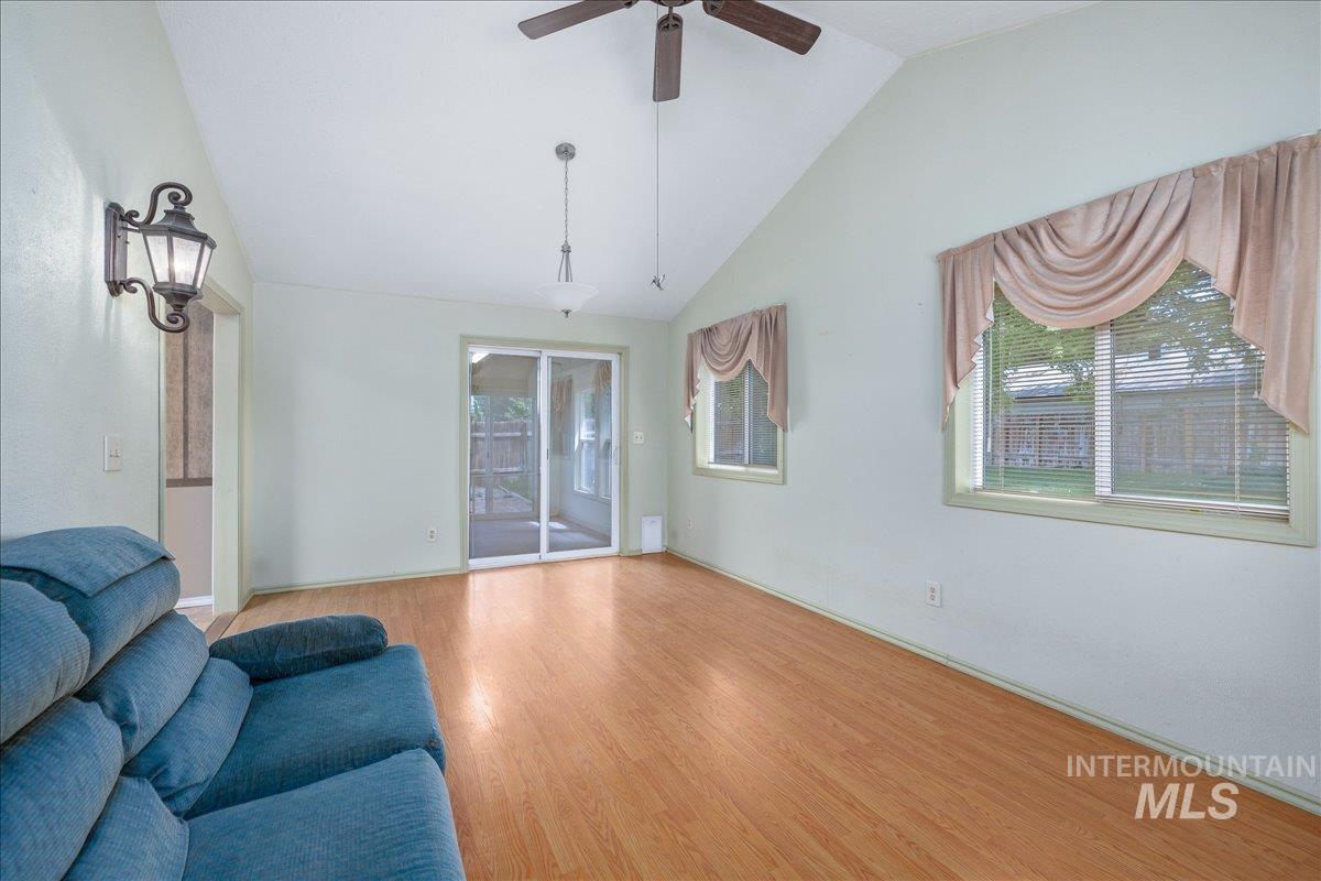 211 Silver Sage Way, Homedale, Idaho 83628, 3 Bedrooms, 2 Bathrooms, Residential For Sale, Price $334,900, 98990060