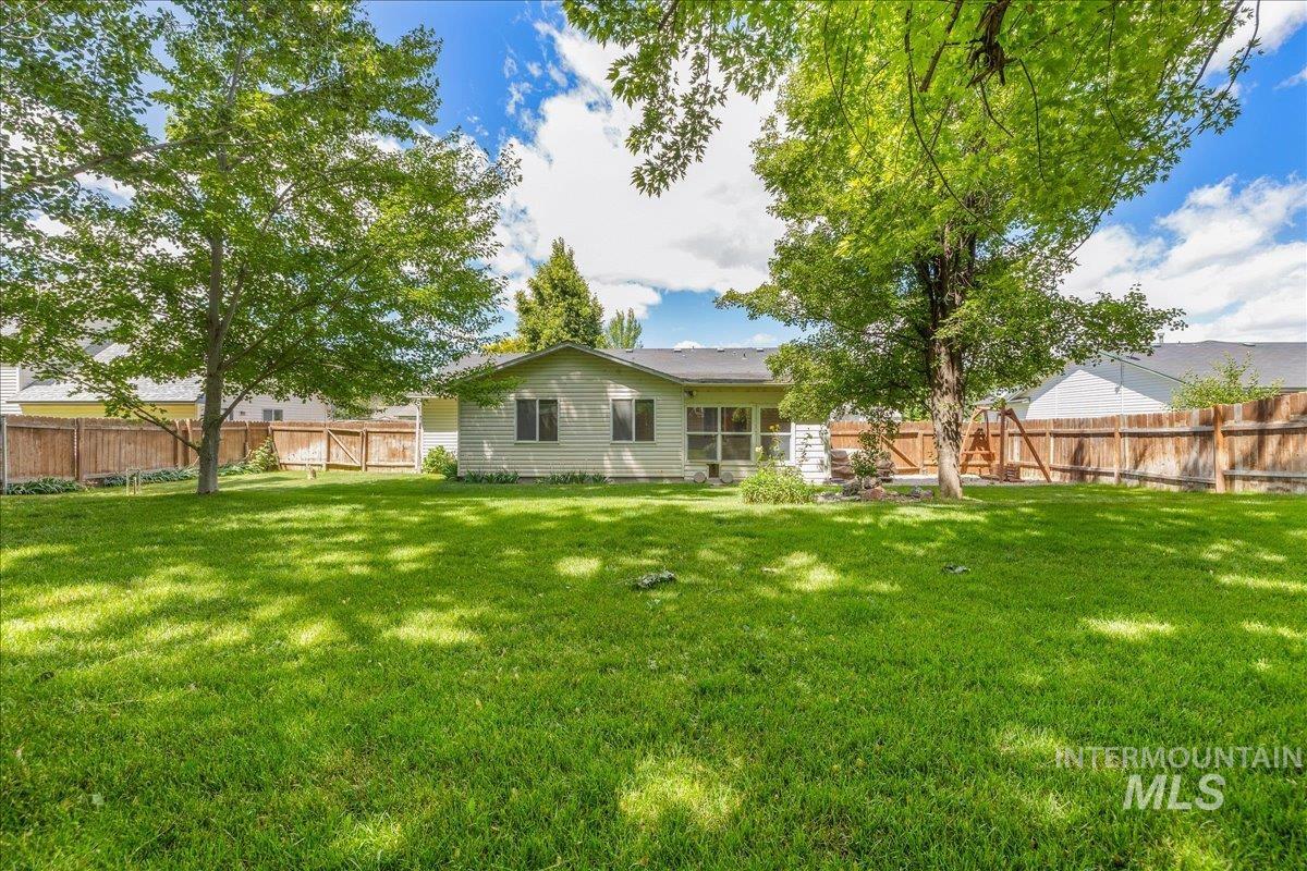 211 Silver Sage Way, Homedale, Idaho 83628, 3 Bedrooms, 2 Bathrooms, Residential For Sale, Price $334,900, 98990060