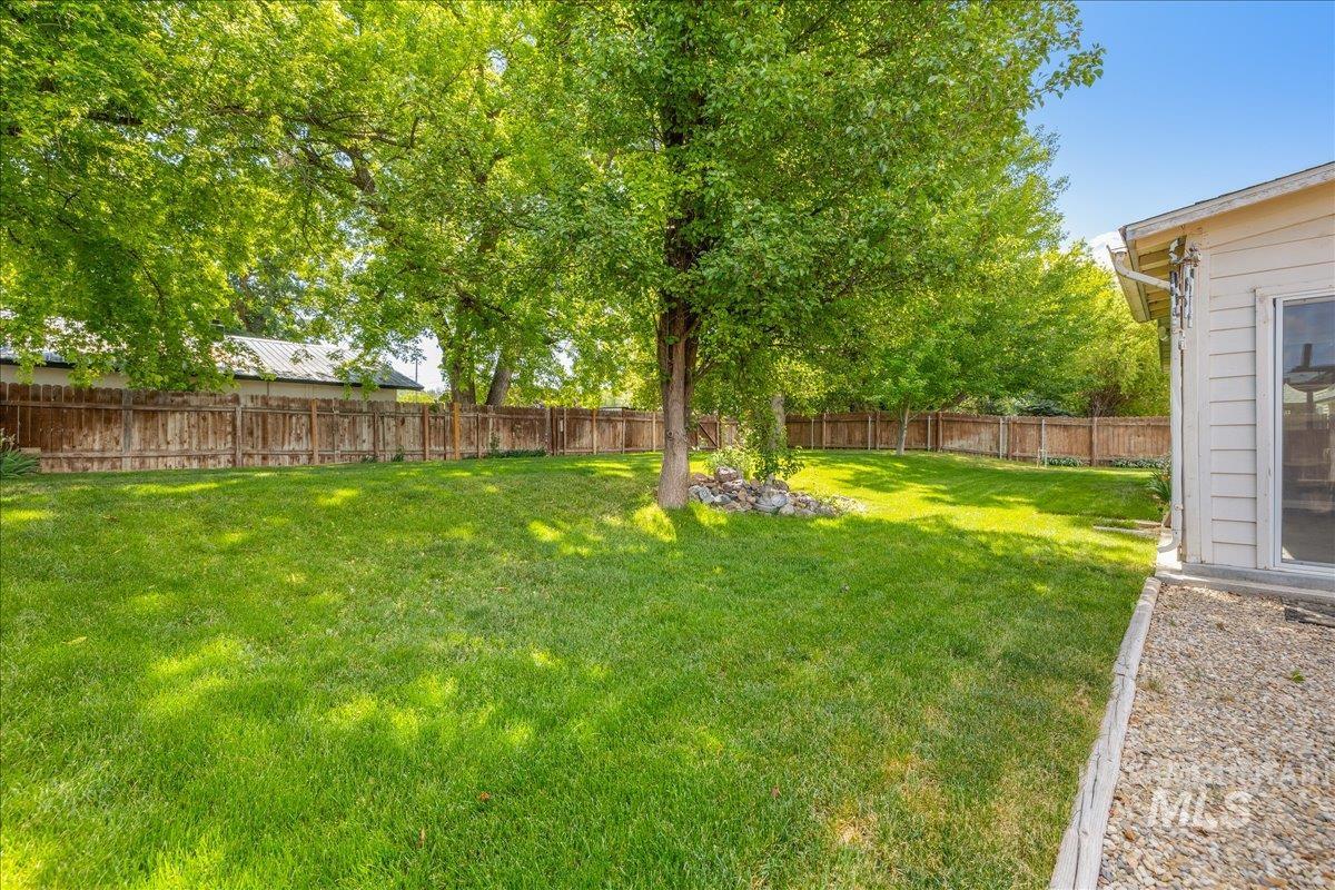 211 Silver Sage Way, Homedale, Idaho 83628, 3 Bedrooms, 2 Bathrooms, Residential For Sale, Price $334,900, 98990060