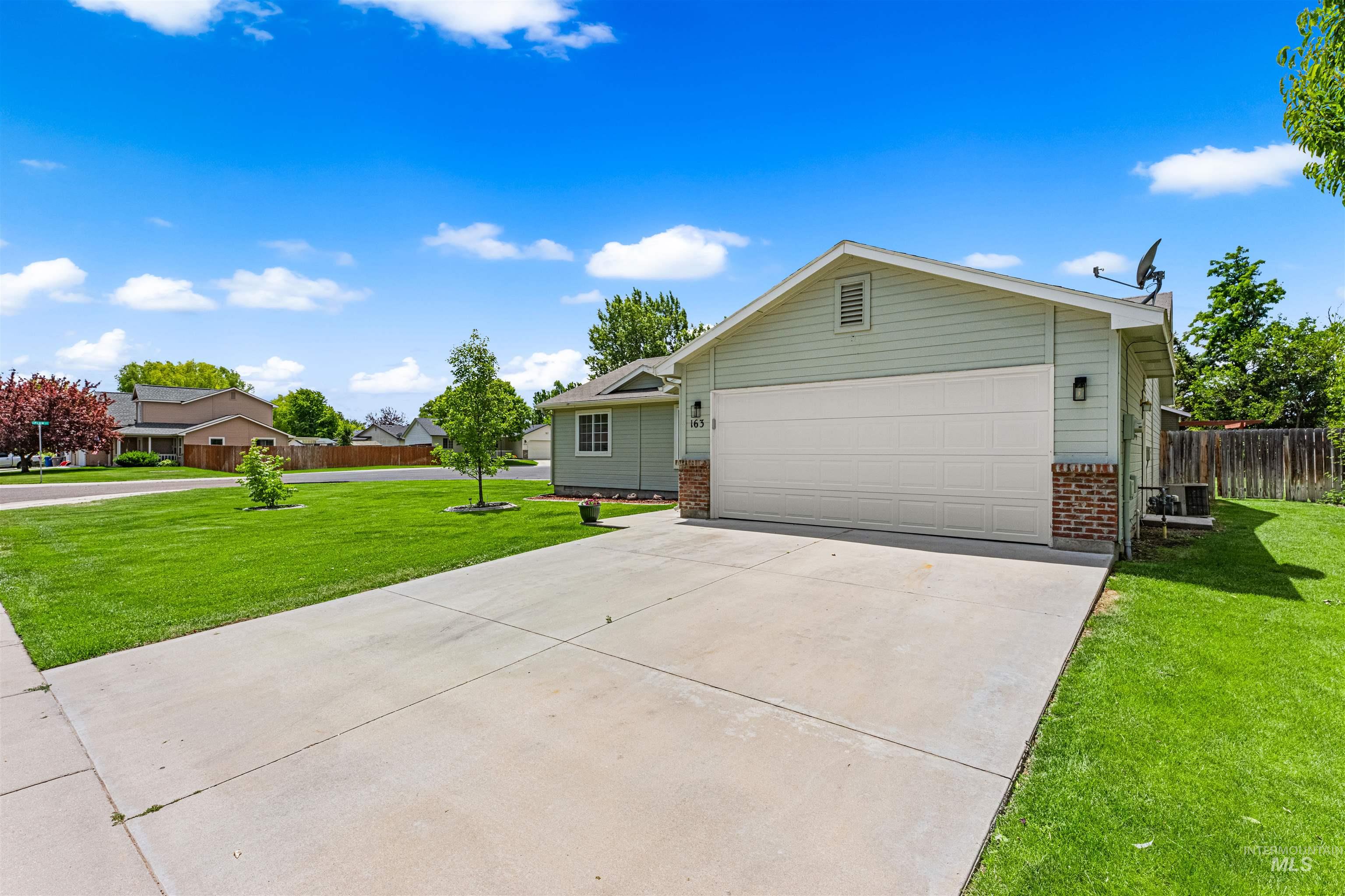 163 N Orchard Heights Way, Nampa, Idaho 83651, 3 Bedrooms, 2 Bathrooms, Residential For Sale, Price $349,990, 98990066