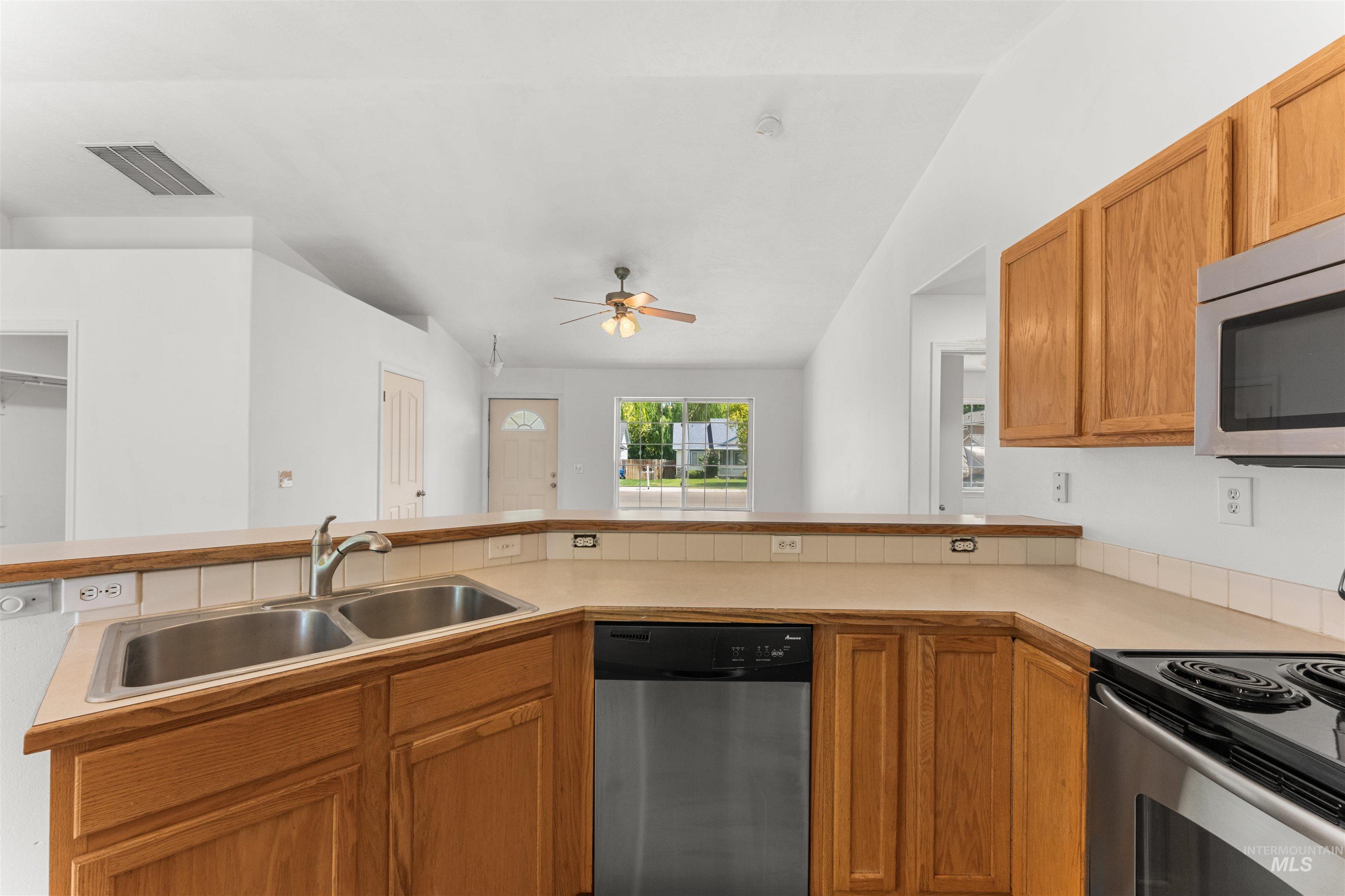 163 N Orchard Heights Way, Nampa, Idaho 83651, 3 Bedrooms, 2 Bathrooms, Residential For Sale, Price $349,990, 98990066
